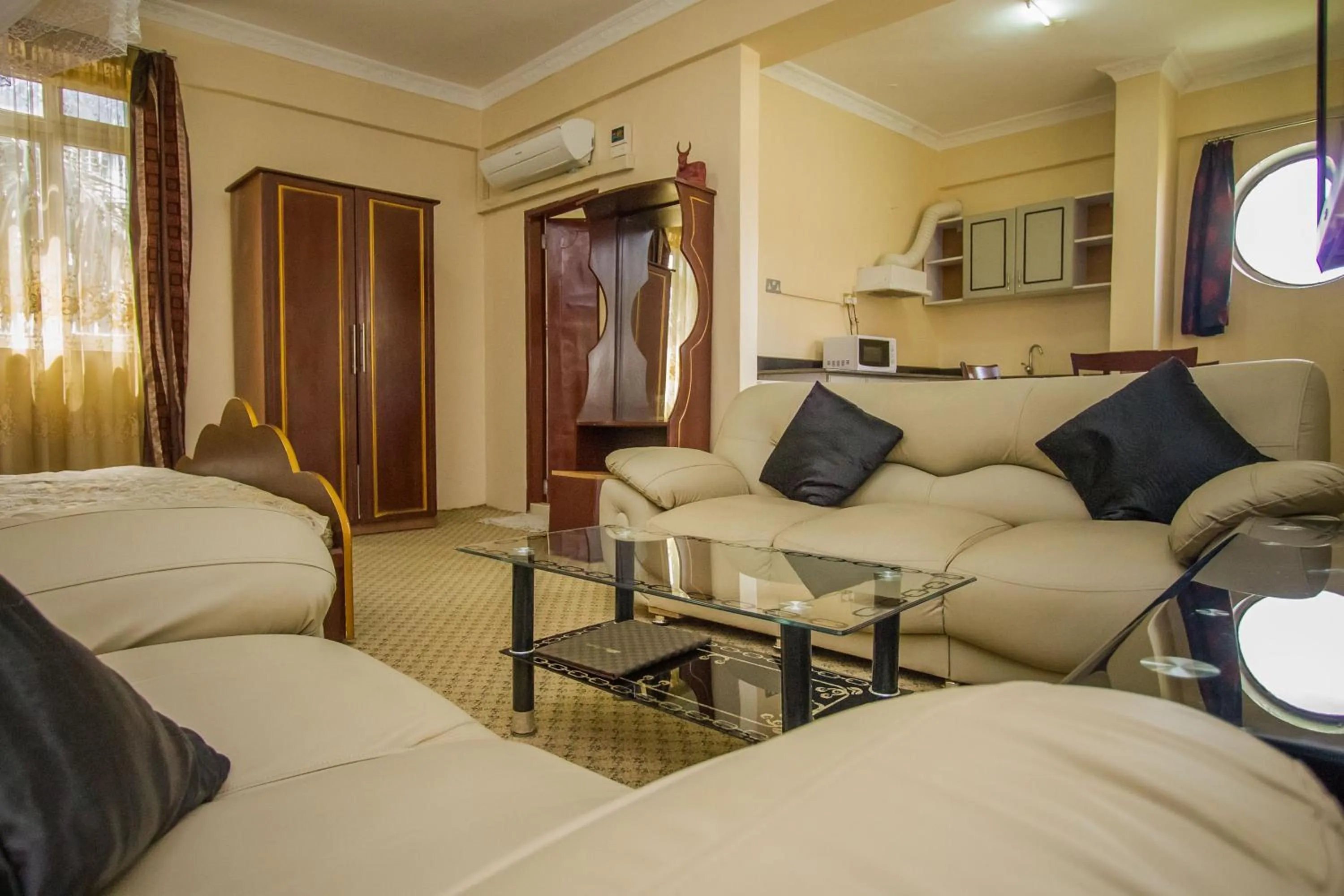 Living room in Grand Global Hotel