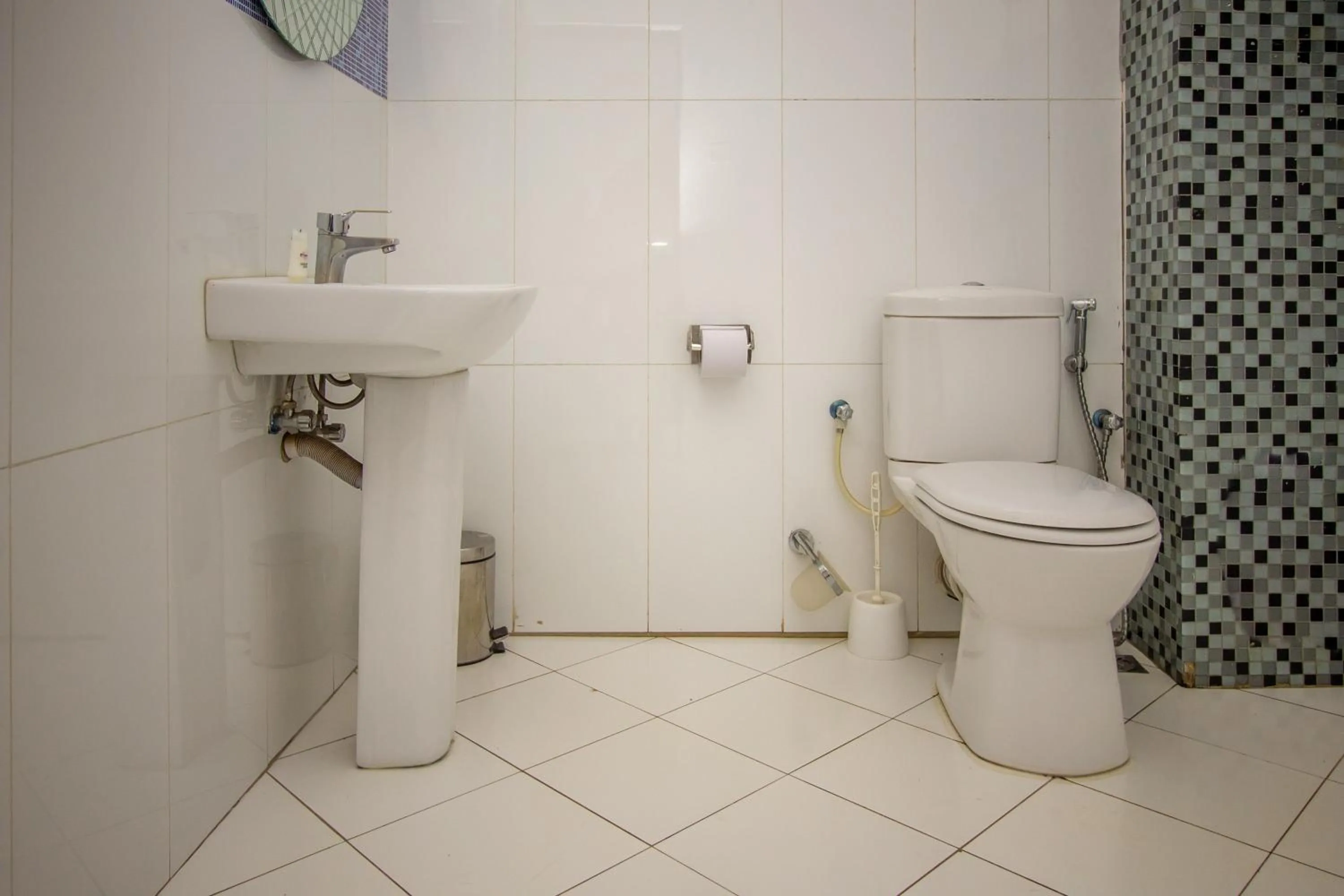 Toilet in Grand Global Hotel