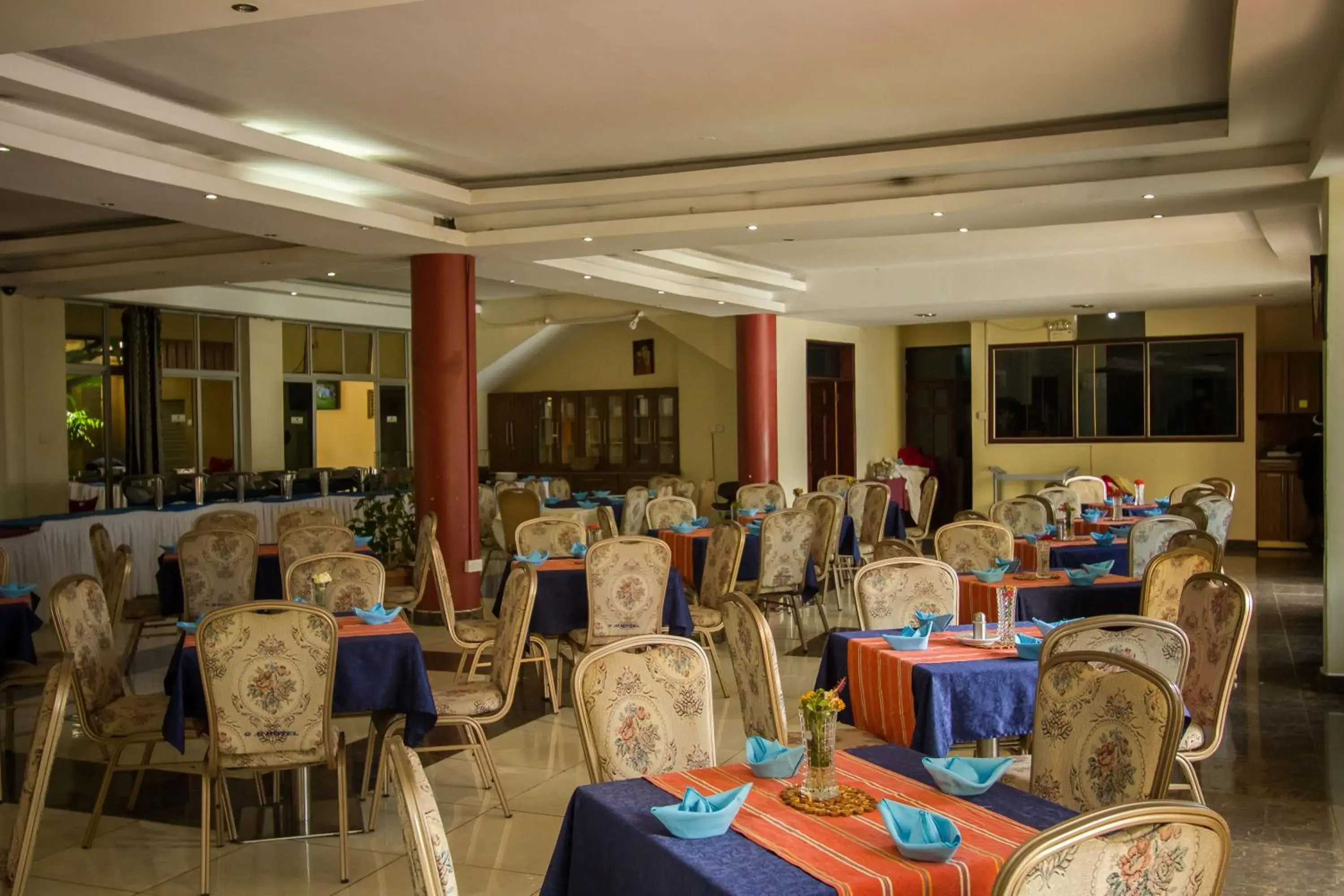 Restaurant/places to eat in Grand Global Hotel Restaurant/places to eat in Grand Global Hotel