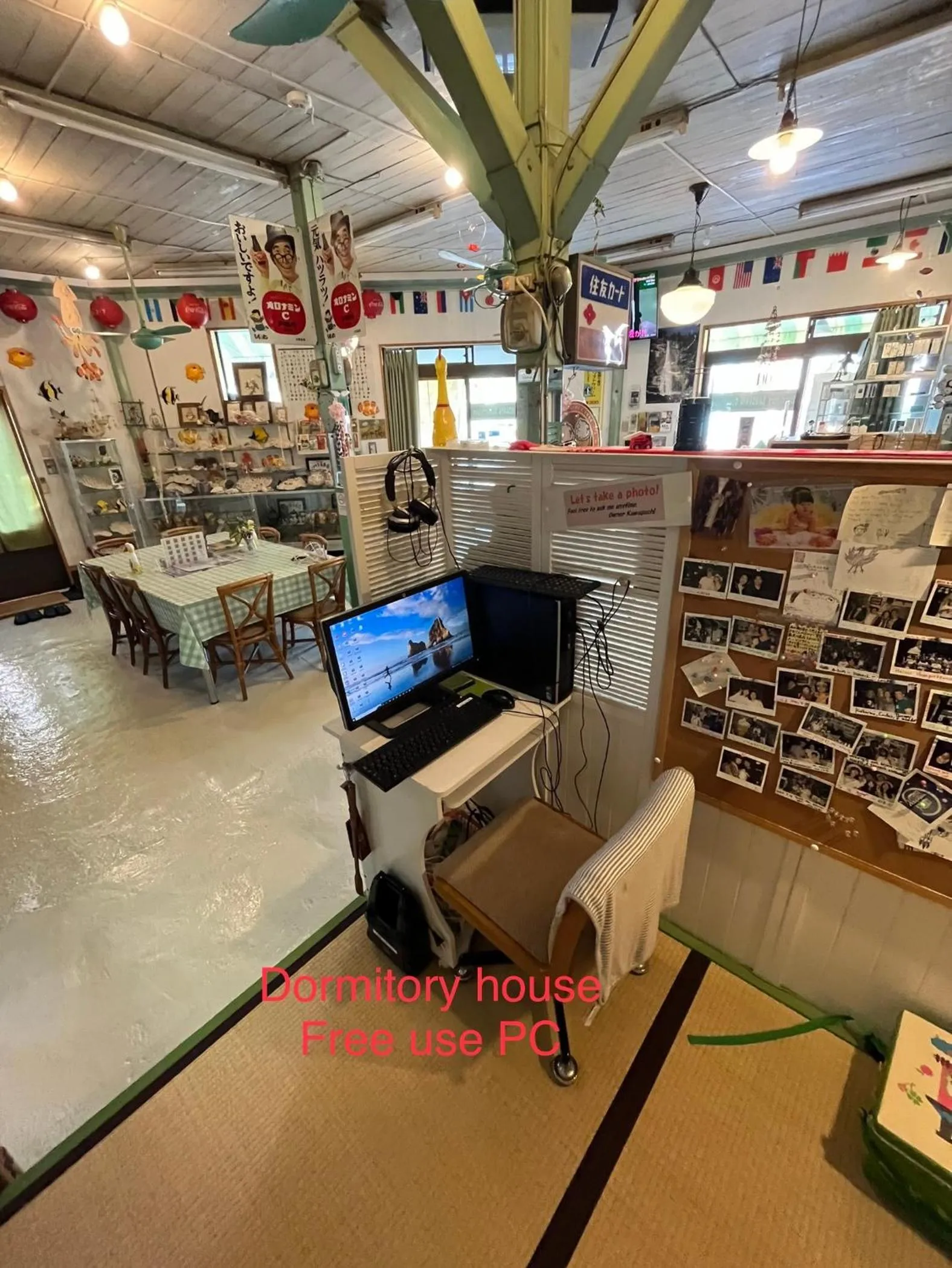 Seating area in Dormitory Sandanya Guesthouse