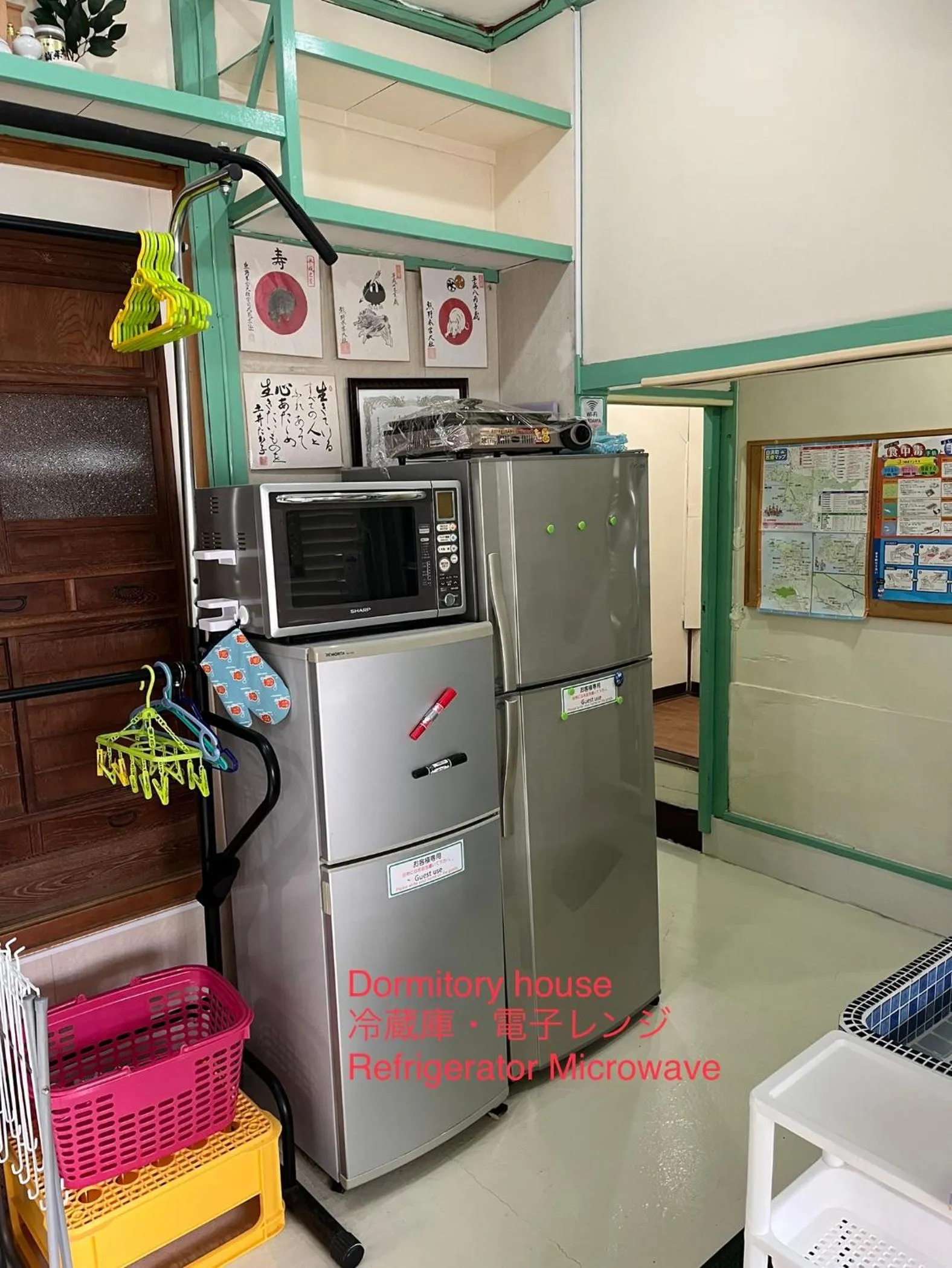 Kitchen or kitchenette in Dormitory Sandanya Guesthouse