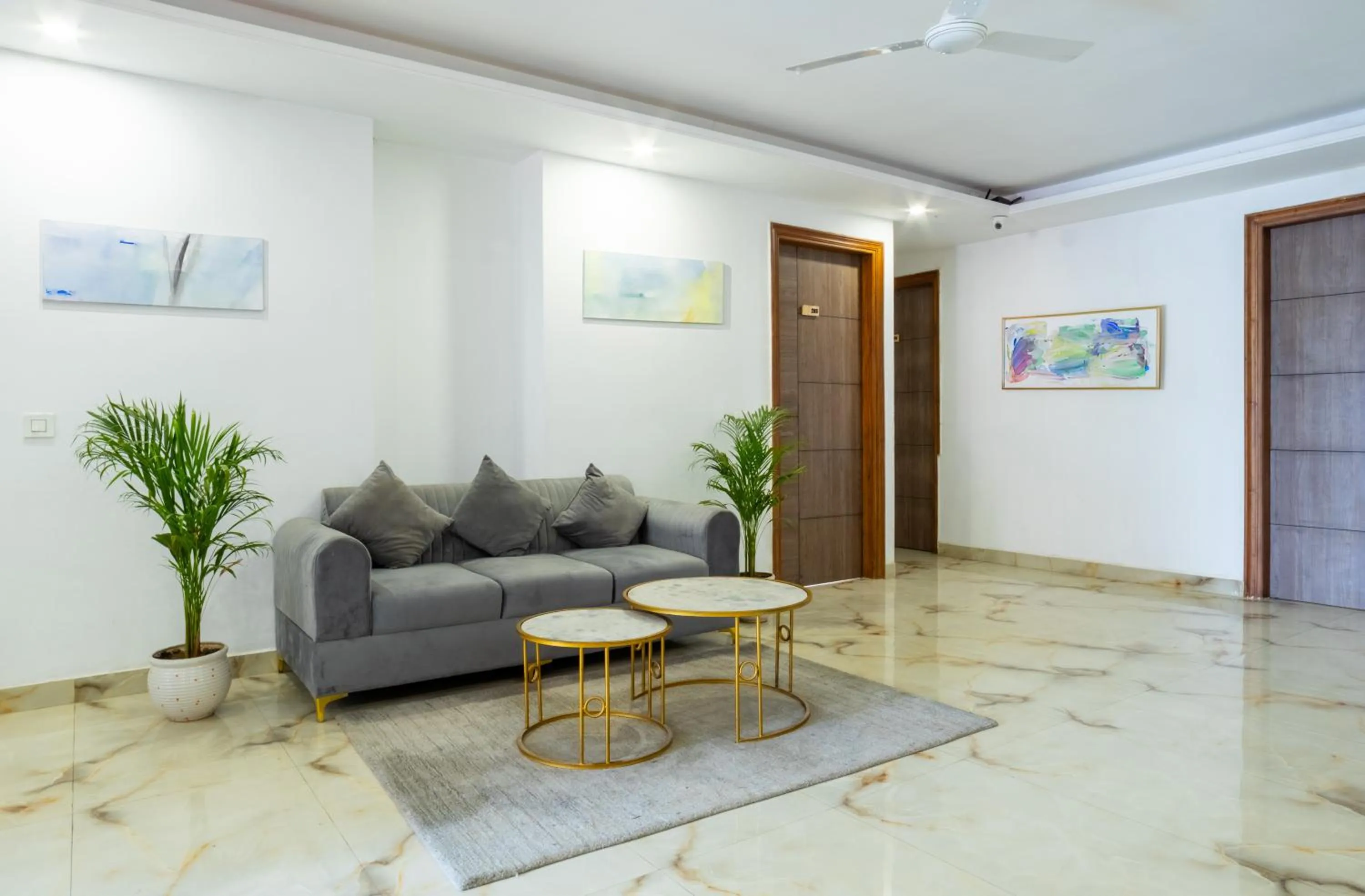 Seating area in Housr 46 M2K Corp Near Park Hospital Sector 46