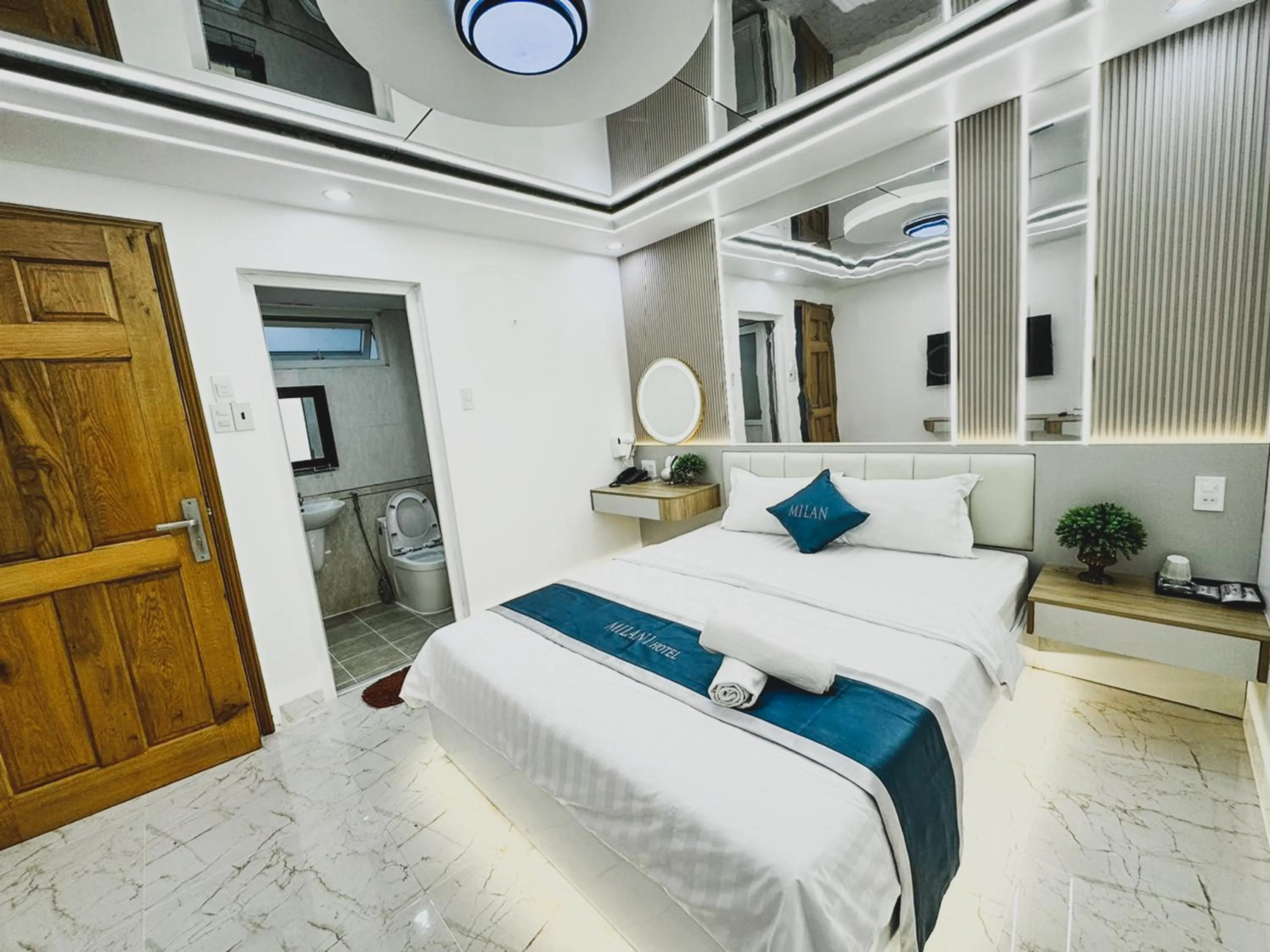 Bed in Ngoc San San Hotel HCM