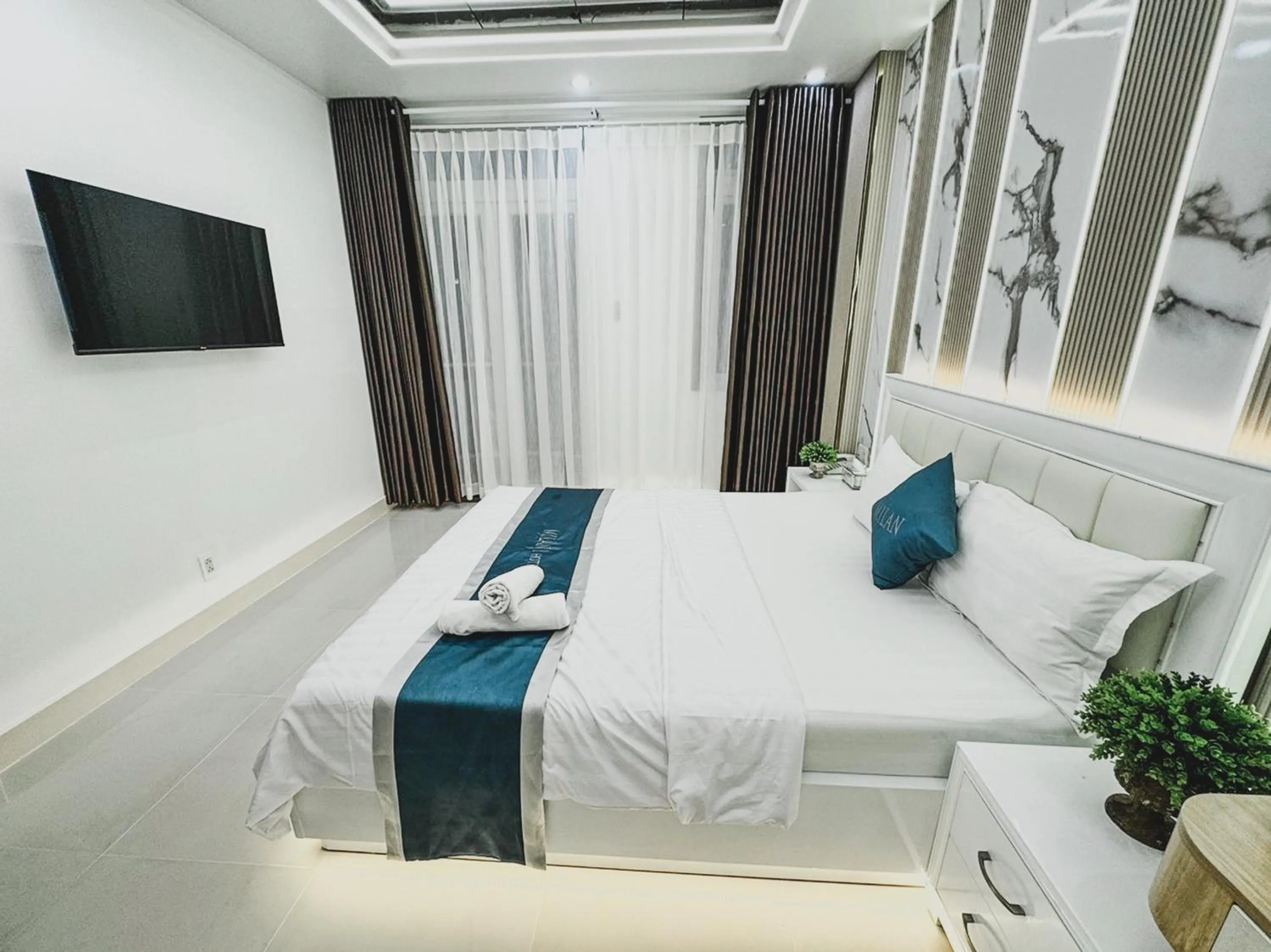 Bed in Ngoc San San Hotel HCM