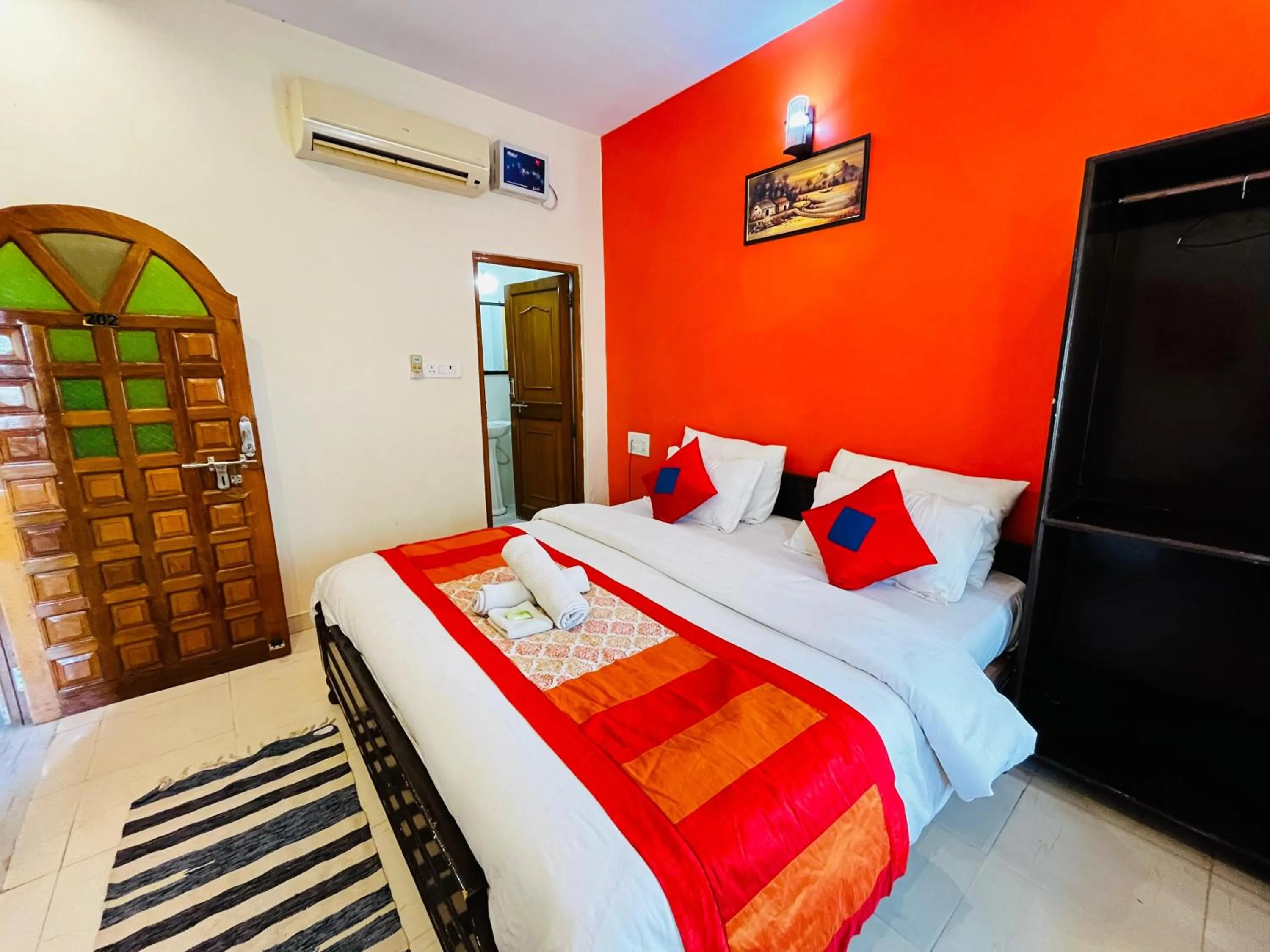 Bedroom, Bed in Golden Marigold Hotel