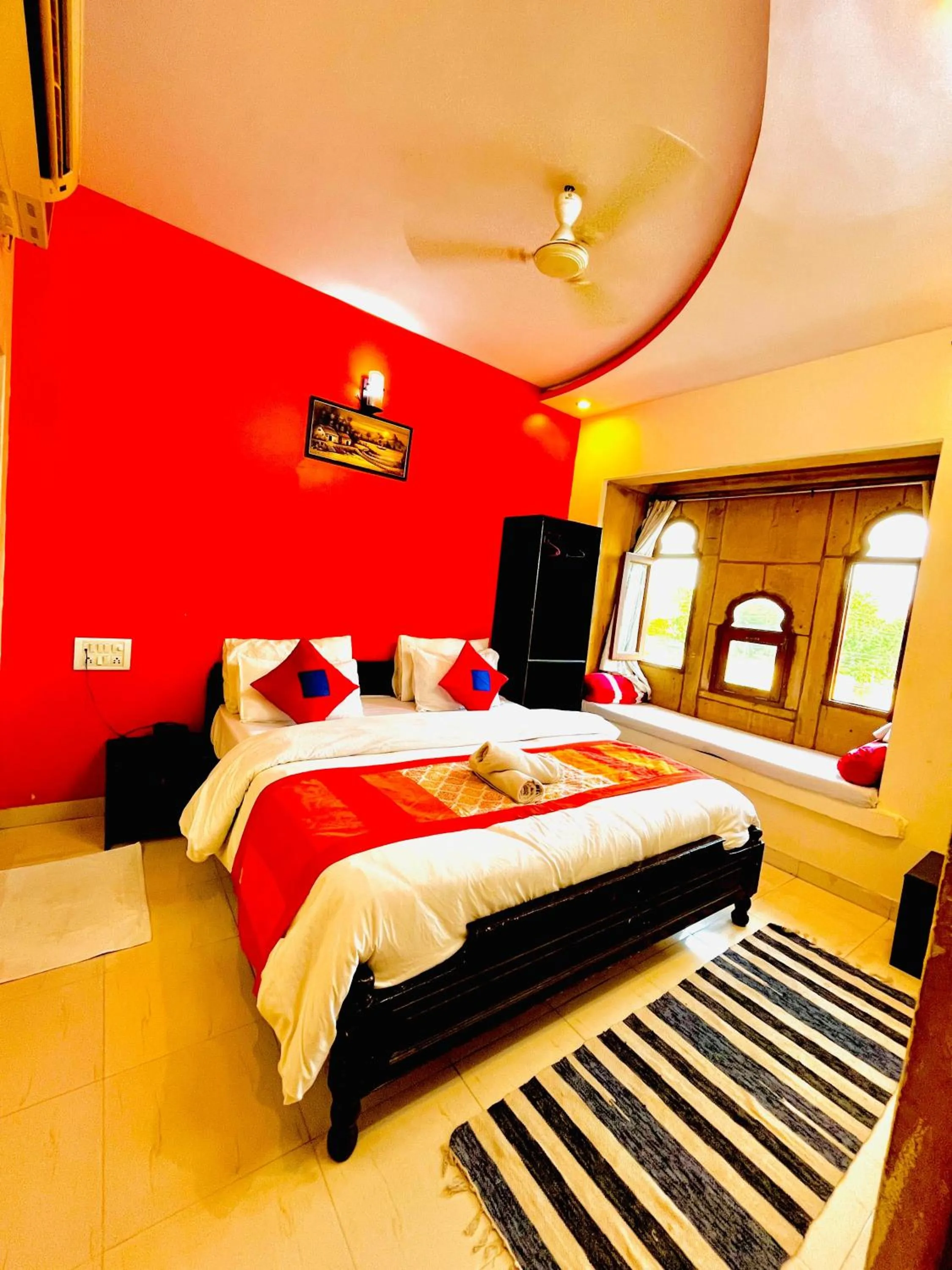 Bedroom, Bed in Golden Marigold Hotel