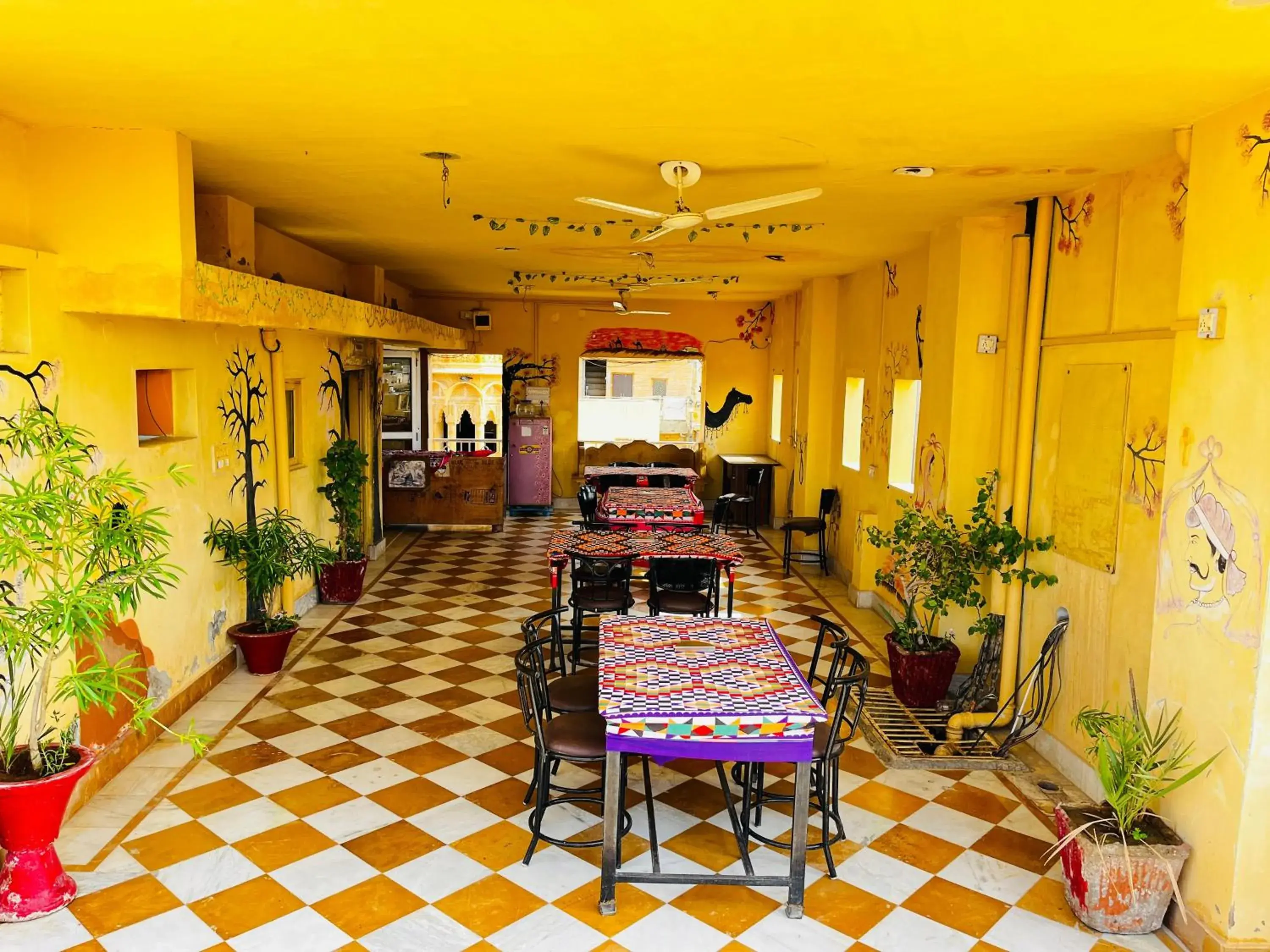 Restaurant/places to eat in Golden Marigold Hotel Restaurant/places to eat in Golden Marigold Hotel