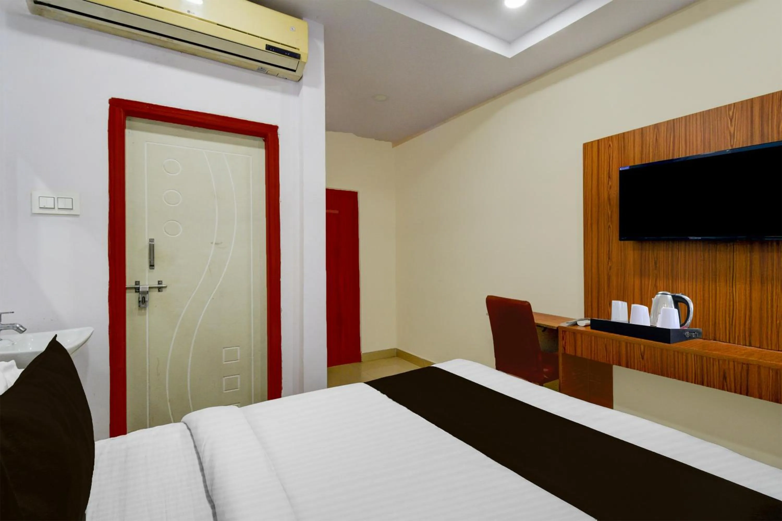 Bedroom, Bed in Collection O L.B Nagar Metro Station Formerly D N Groups