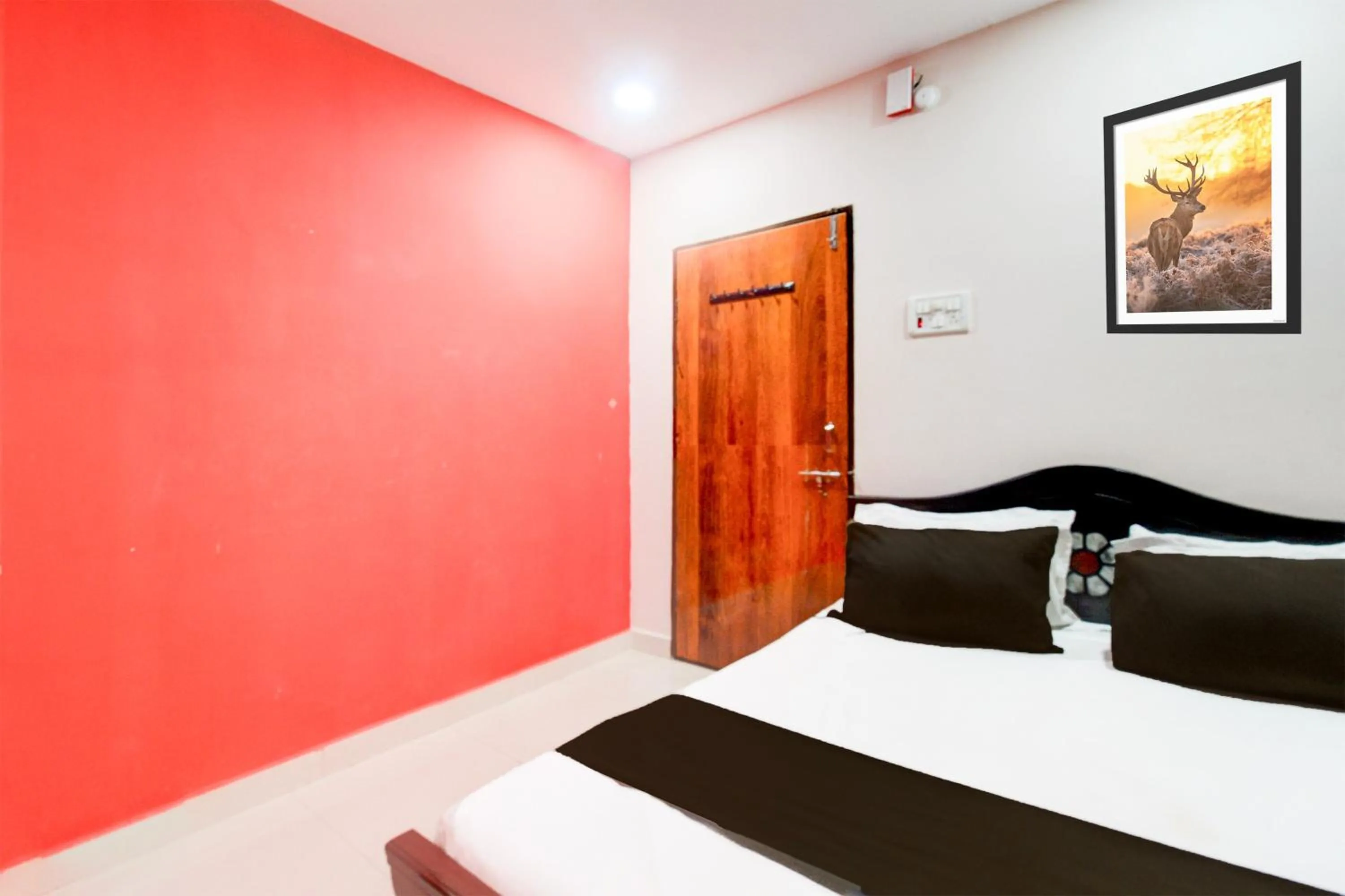 Bedroom, Bed in Hotel O AVR GRAND