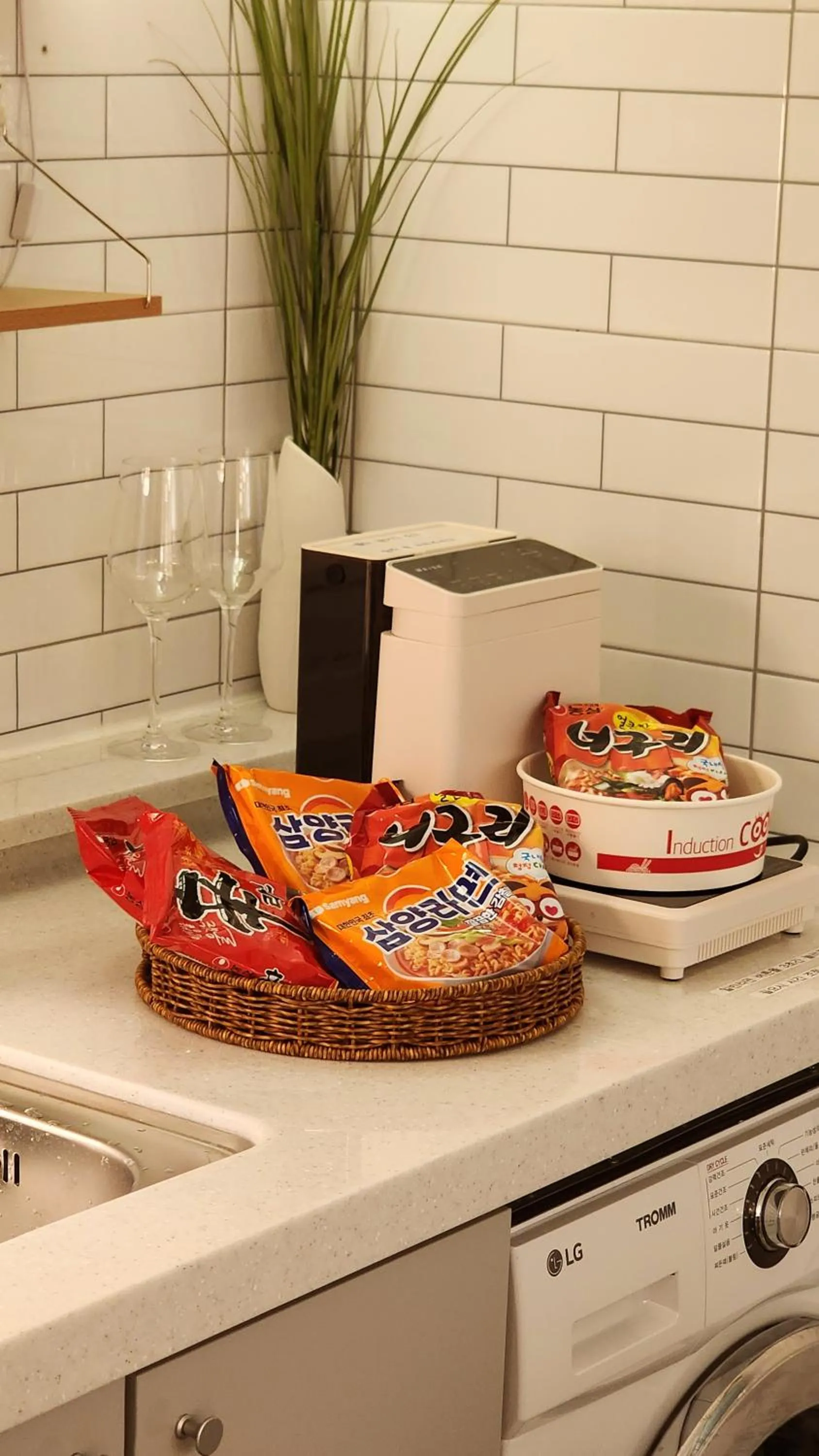Kitchen or kitchenette in Busan NSTAY Hotel