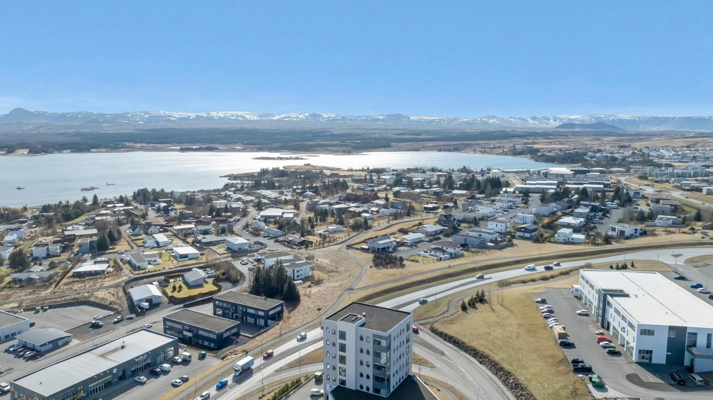 Property building in Blue Mountain Apartments by Heimaleiga