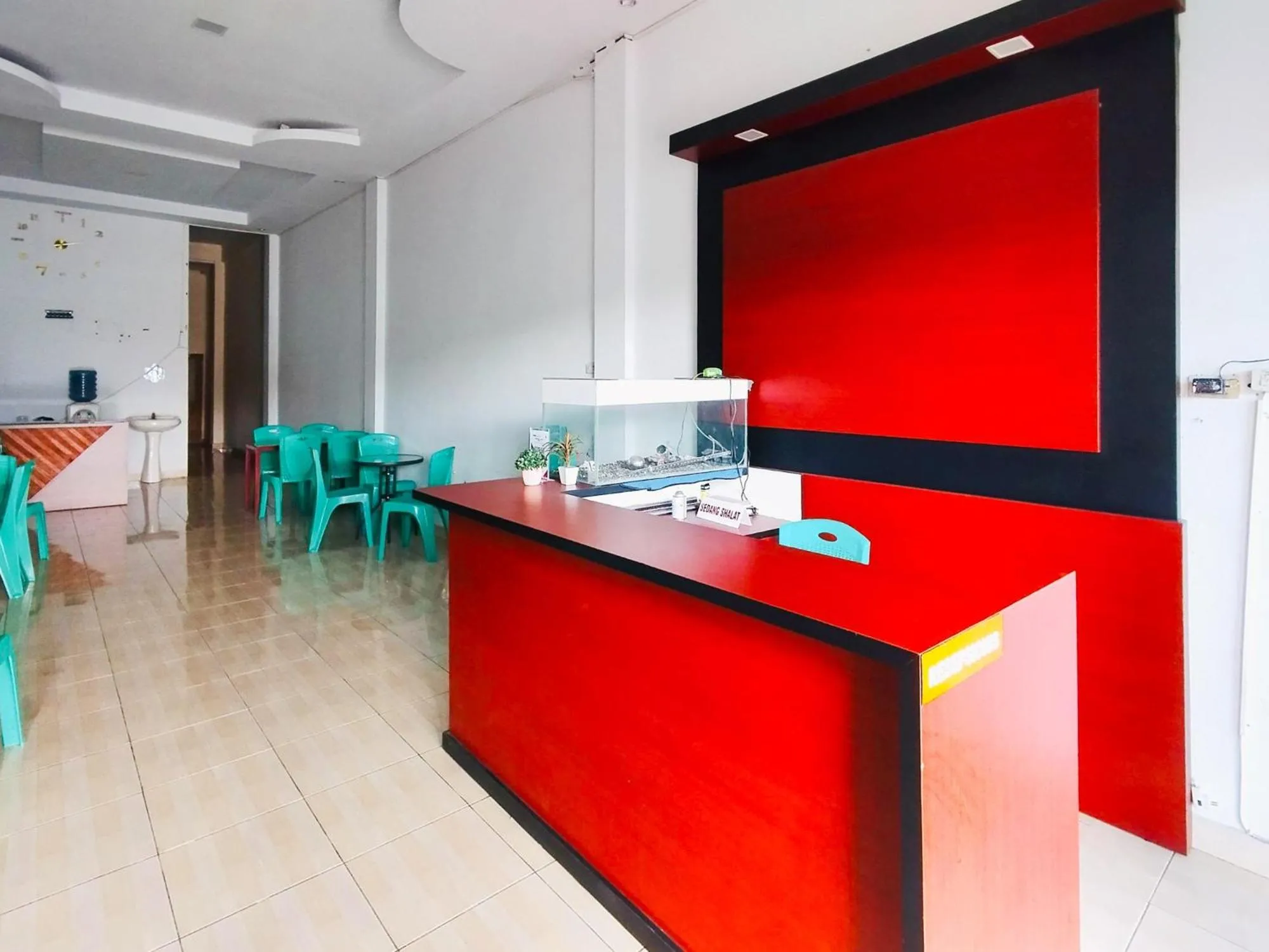 Lobby or reception in RedDoorz Near Tj Uban Bintan Utara