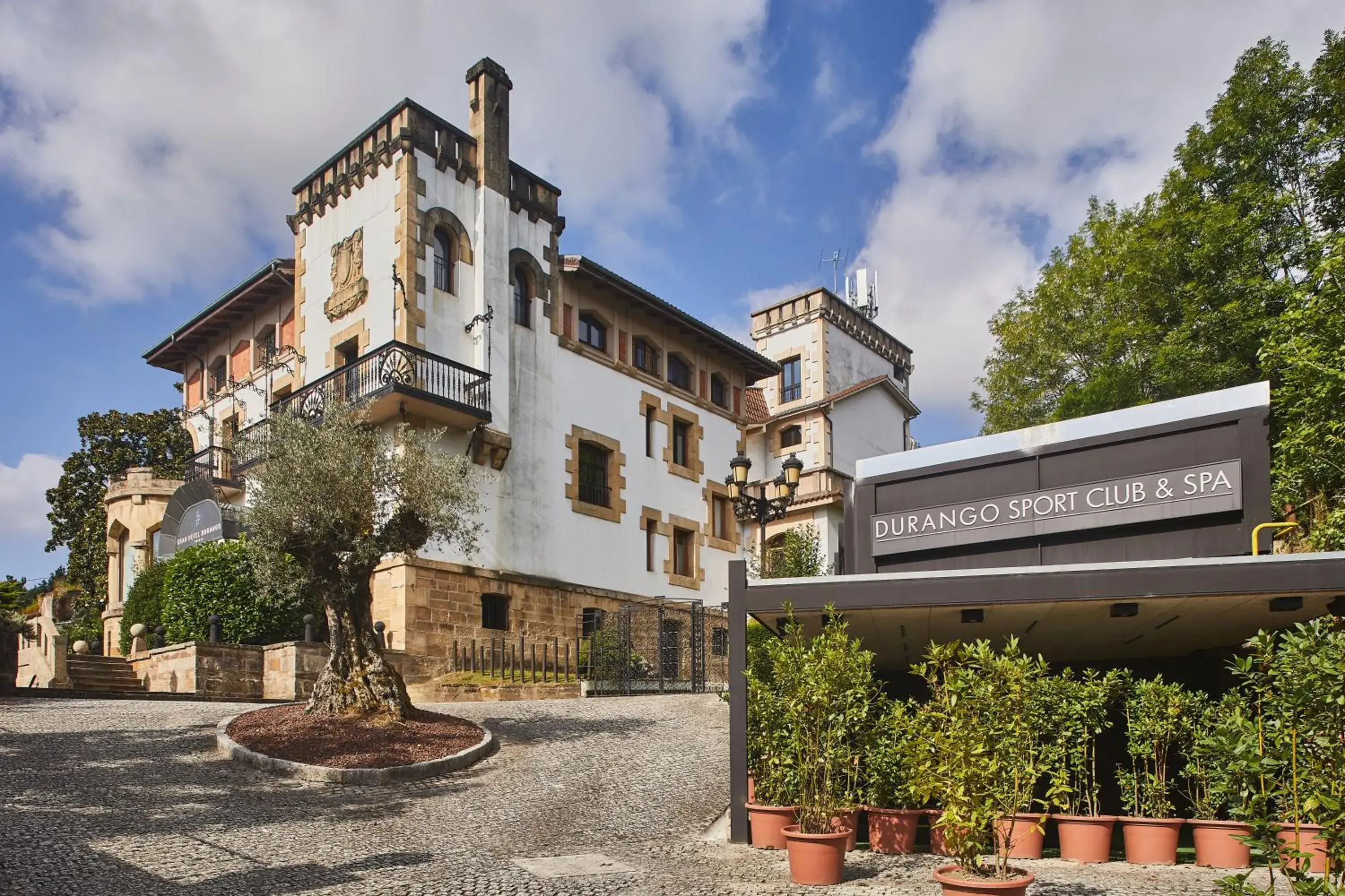Property building in Silken Gran hotel Durango Property building in Silken Gran hotel Durango