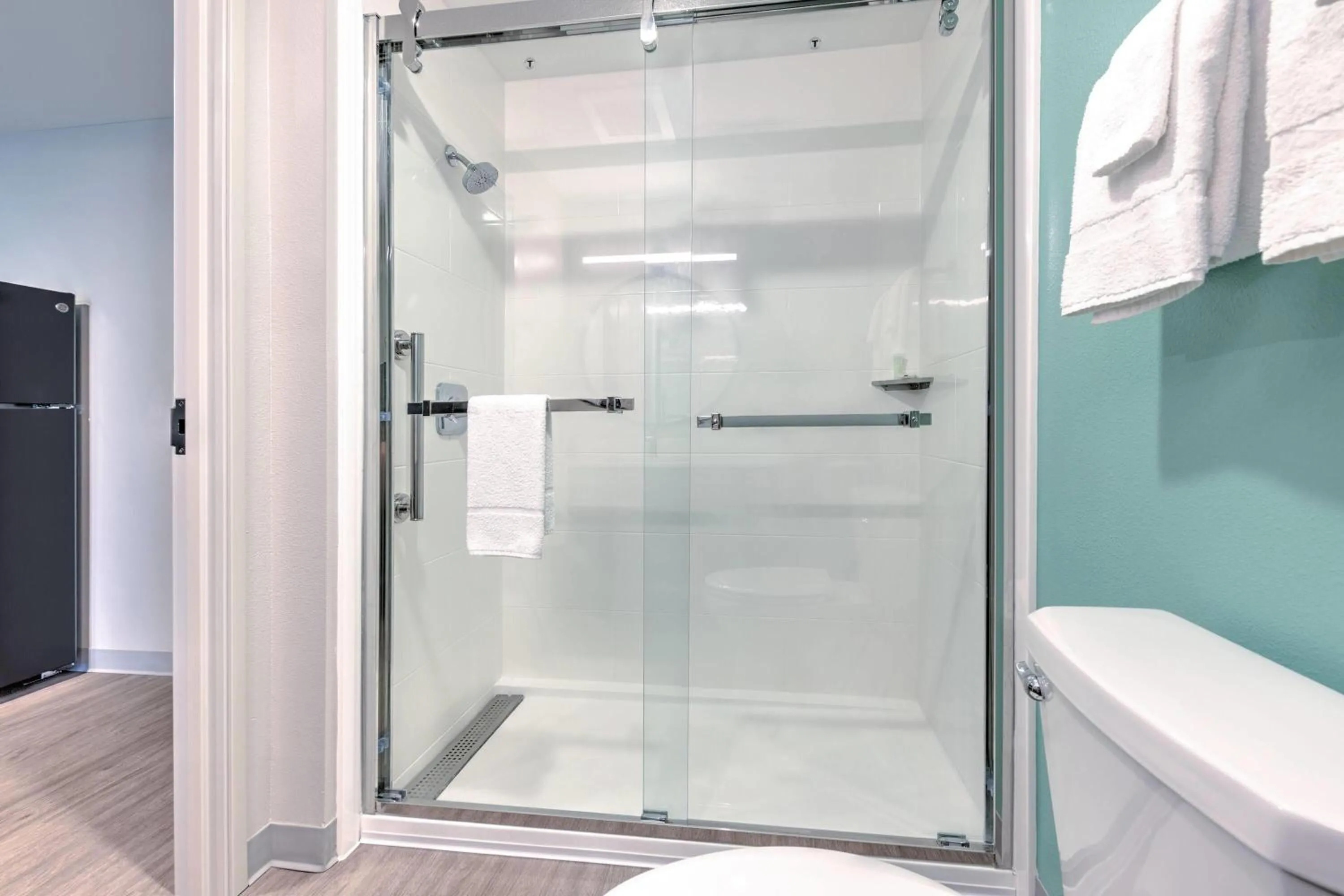 Bathroom in ECHO Suites Extended Stay by Wyndham Dallas Plano Richardson