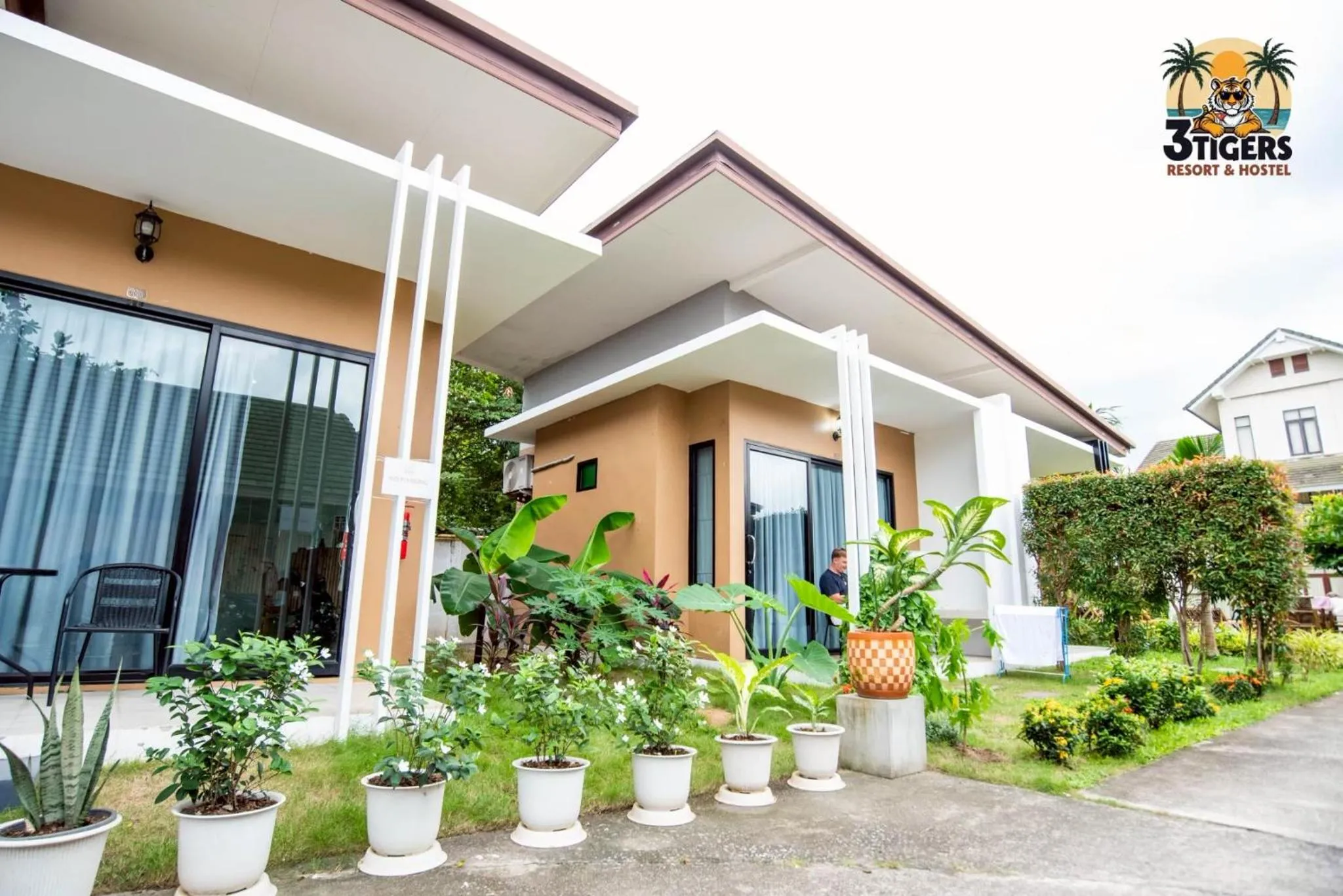 3 TIGERS Resort & Hostel