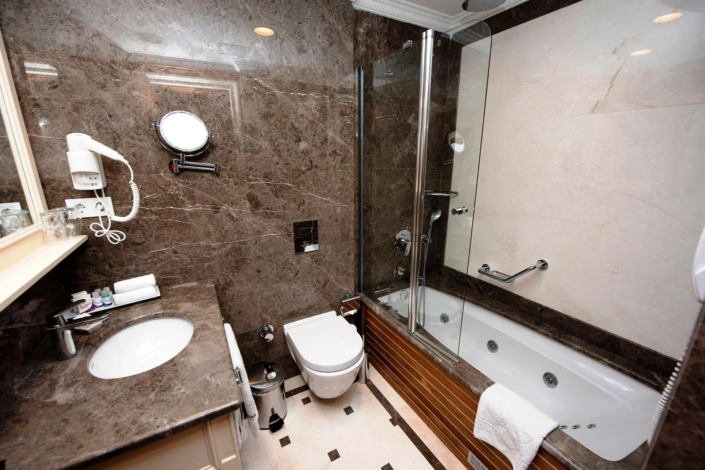 Bathroom in GLK PREMIER Sea Mansion Suites & Spa - Special Class