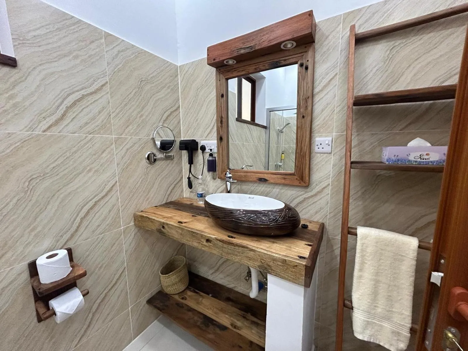 Bathroom in M&M Villas Zanzibar