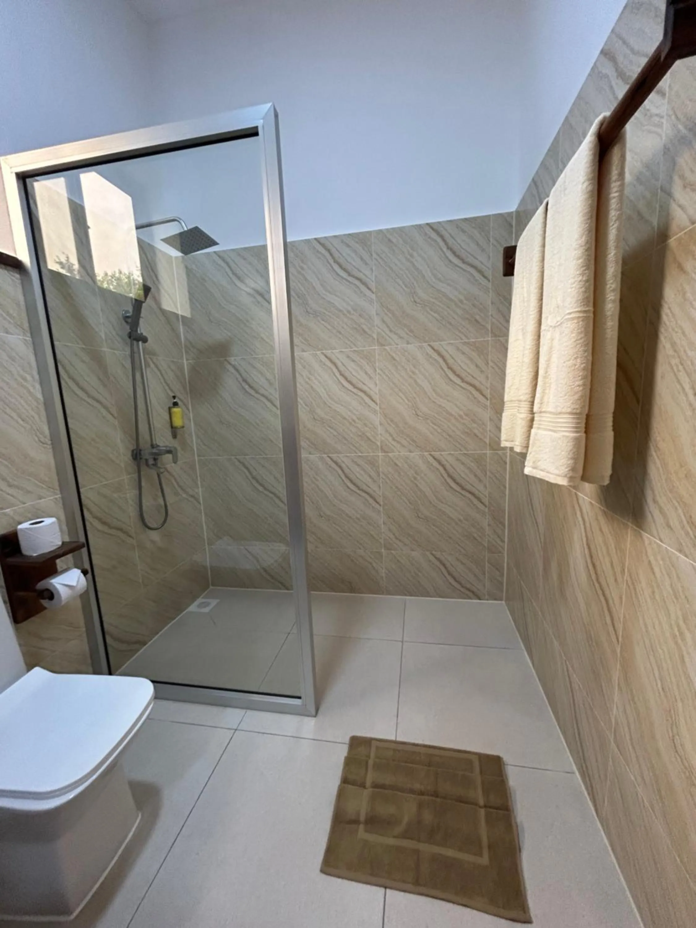 Shower in M&M Villas Zanzibar