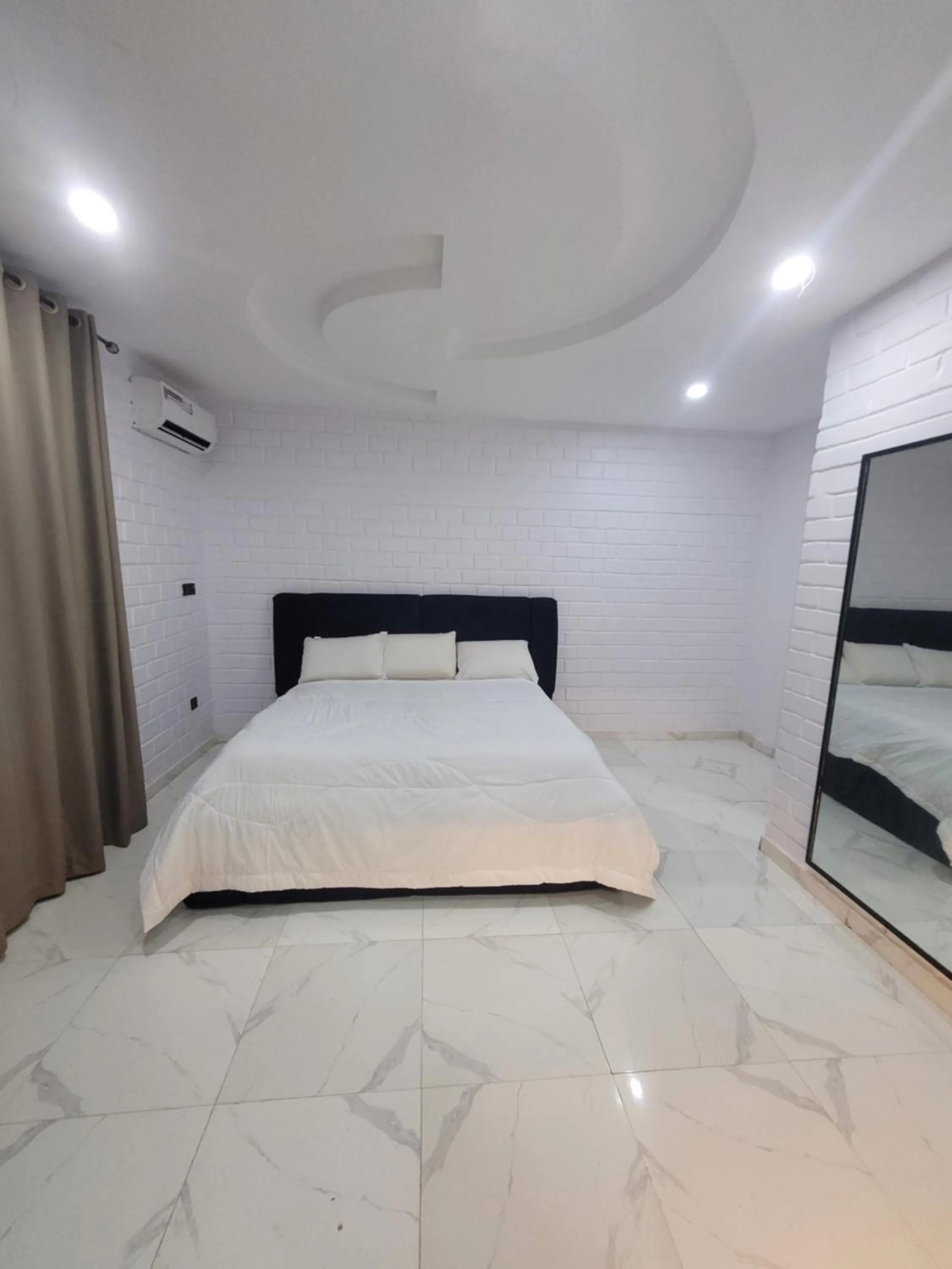 Conrad Cottage Apartments