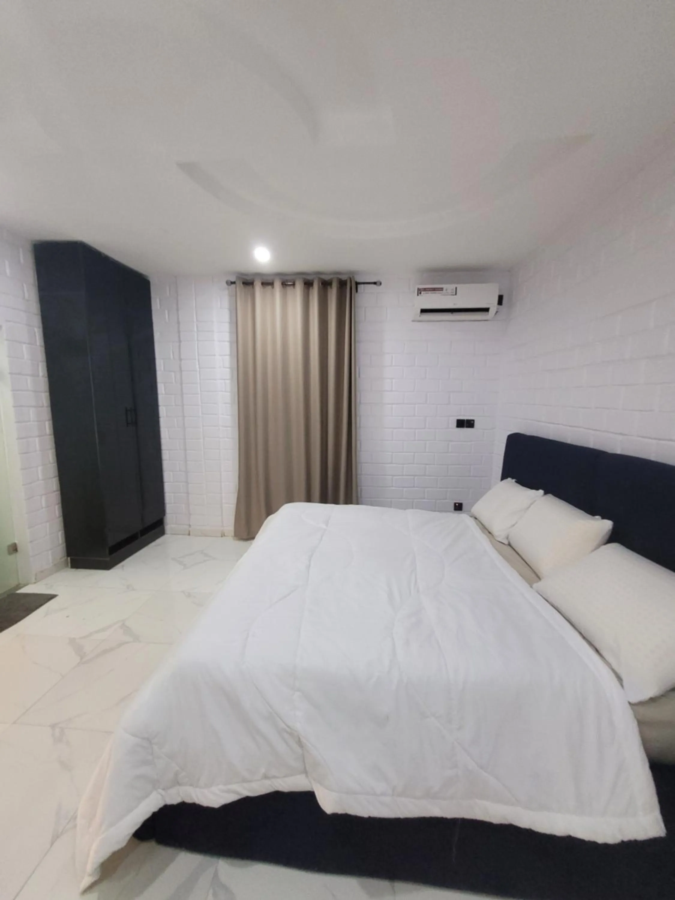 Conrad Cottage Apartments