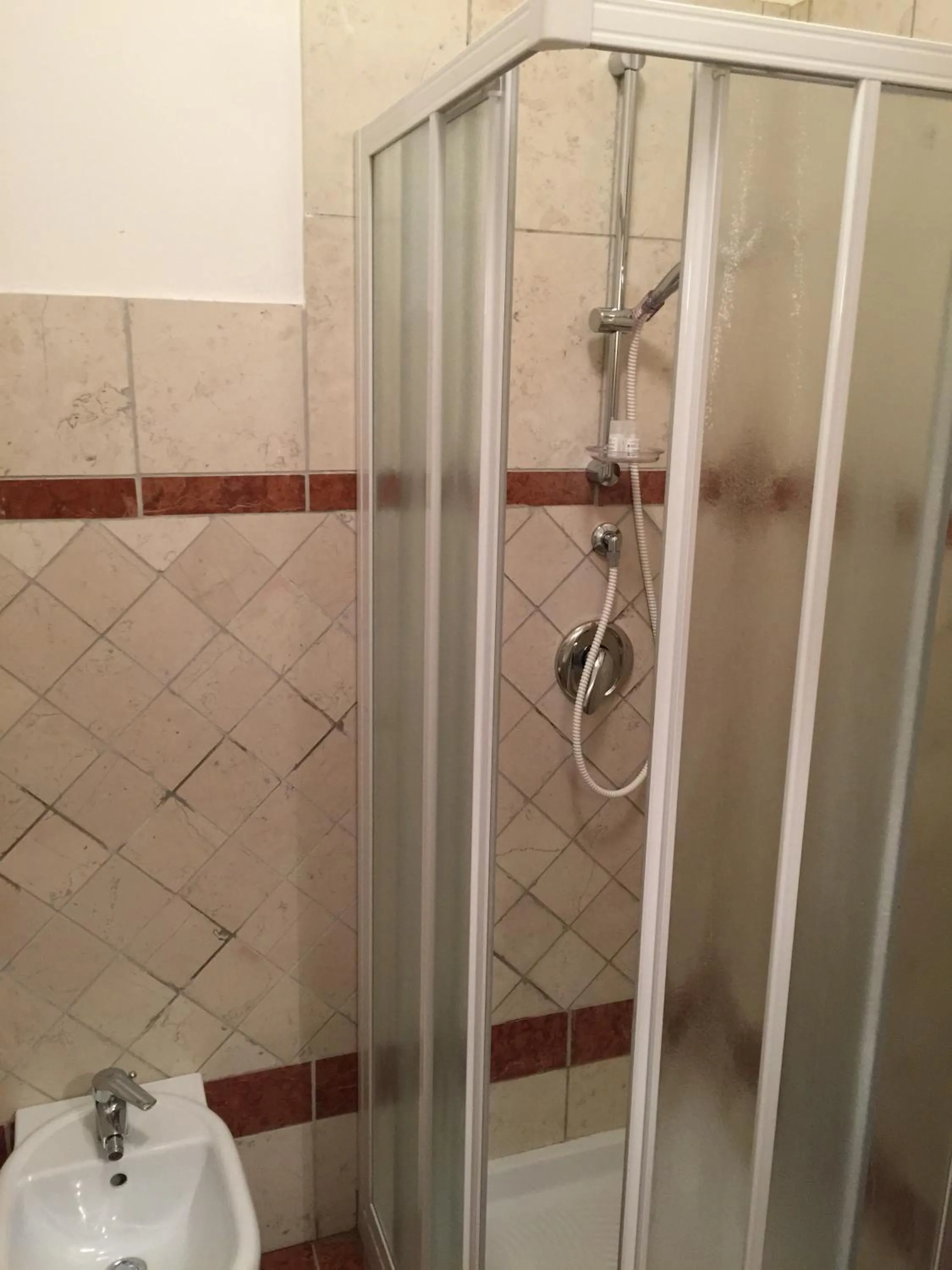 Twin Room with Private Bathroom - single occupancy in Hotel Ristorante Il Pirata
