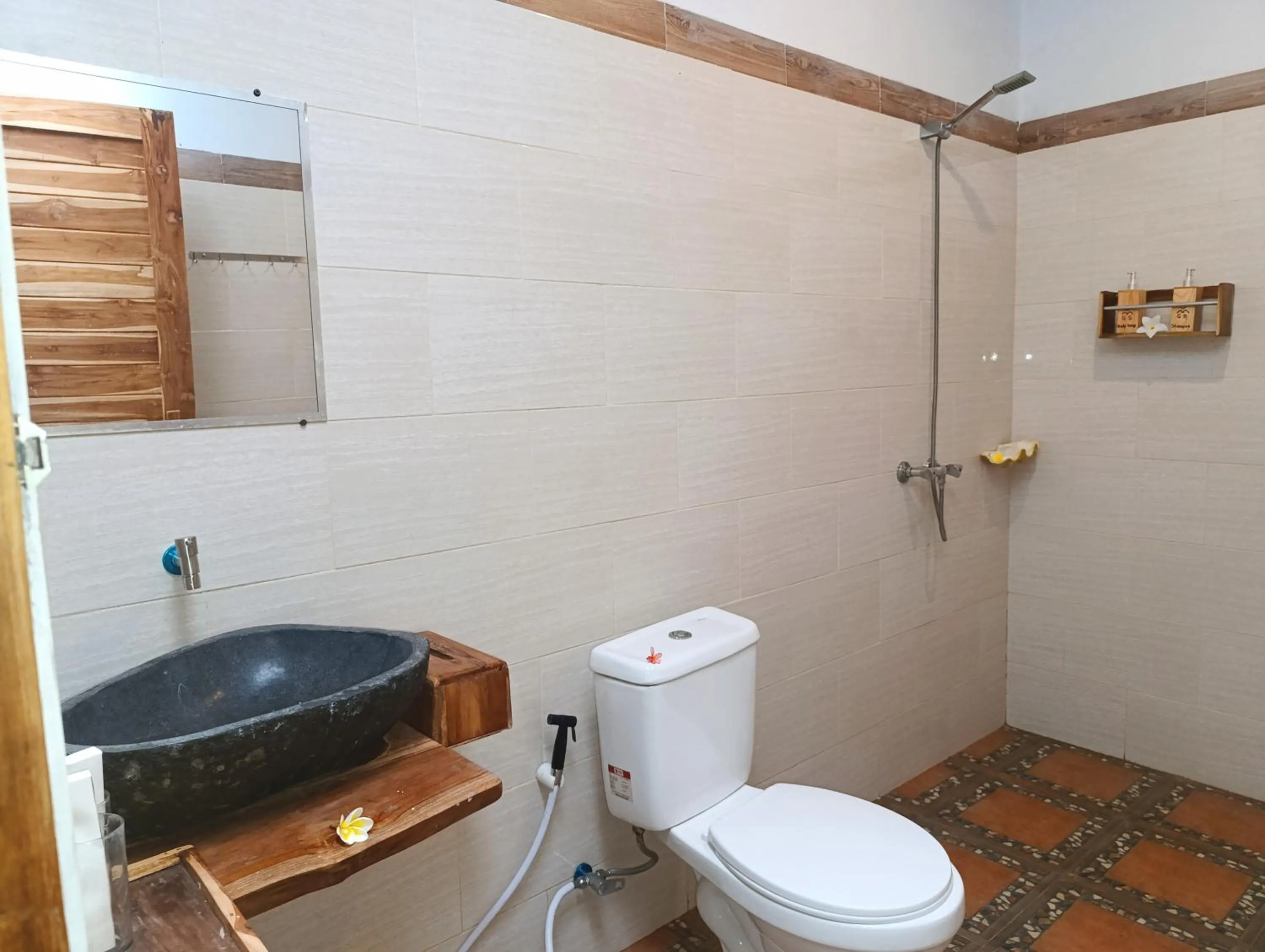 Shower in Green Sunrise Hill View
