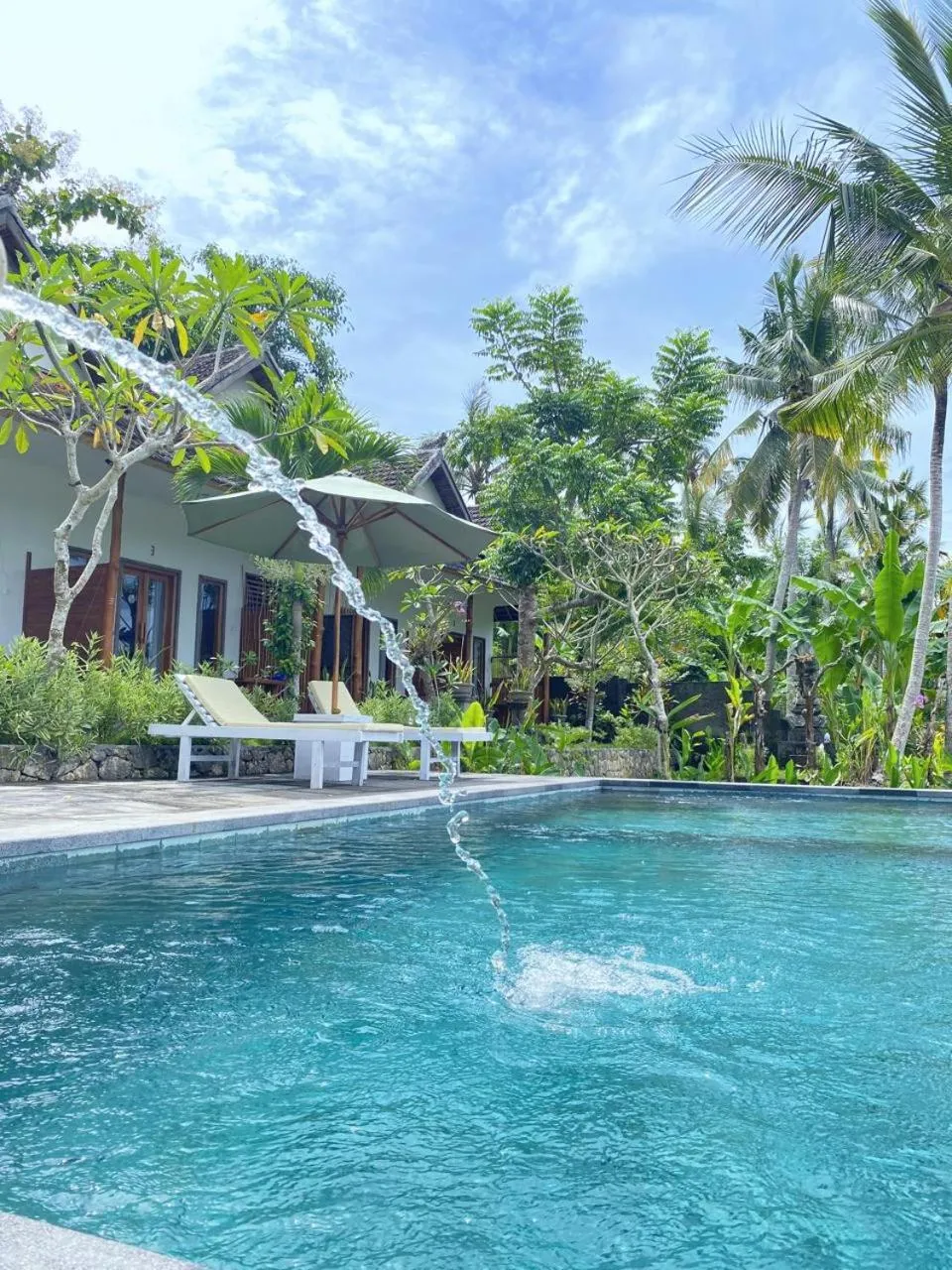 Swimming pool in Green Sunrise Hill View