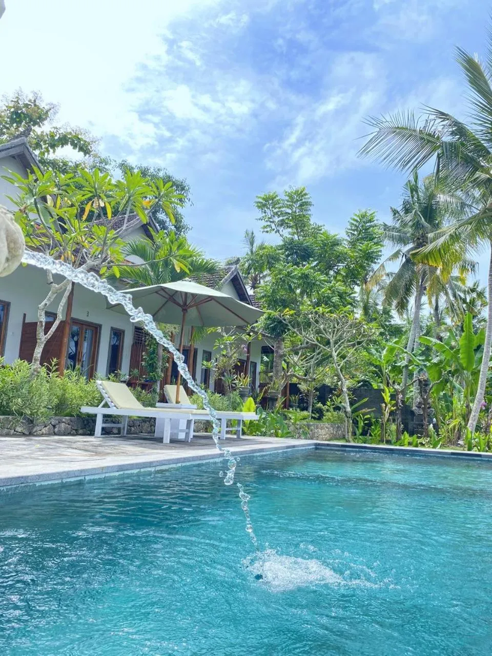 Swimming pool in Green Sunrise Hill View