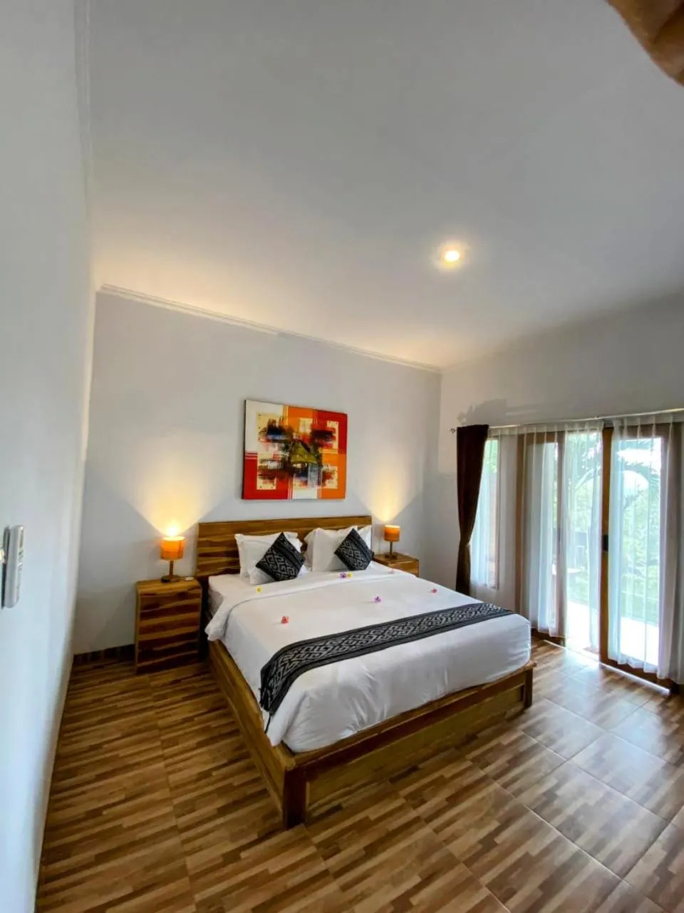 Photo of the whole room, Bed in Green Sunrise Hill View