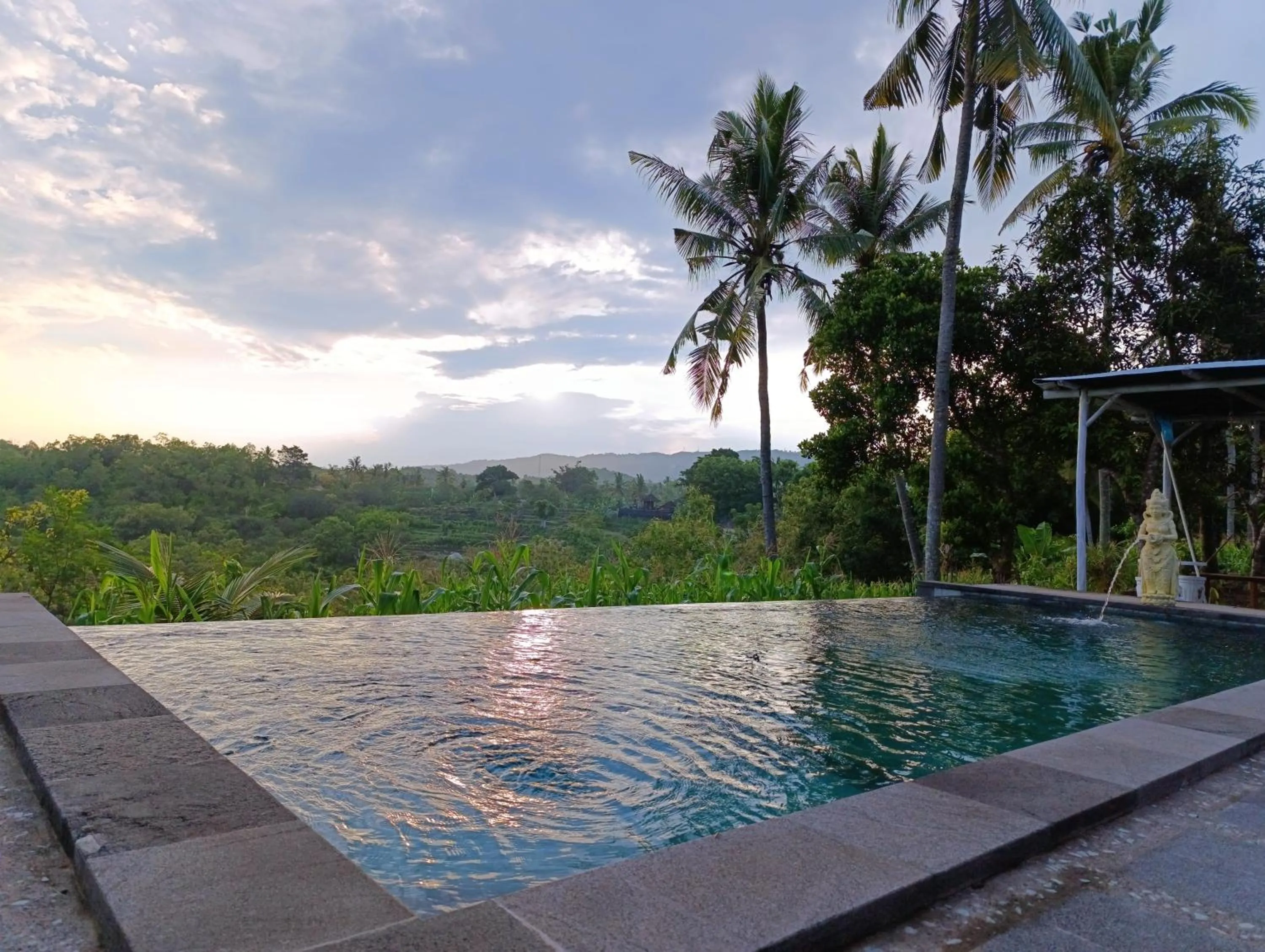 Natural landscape in Green Sunrise Hill View