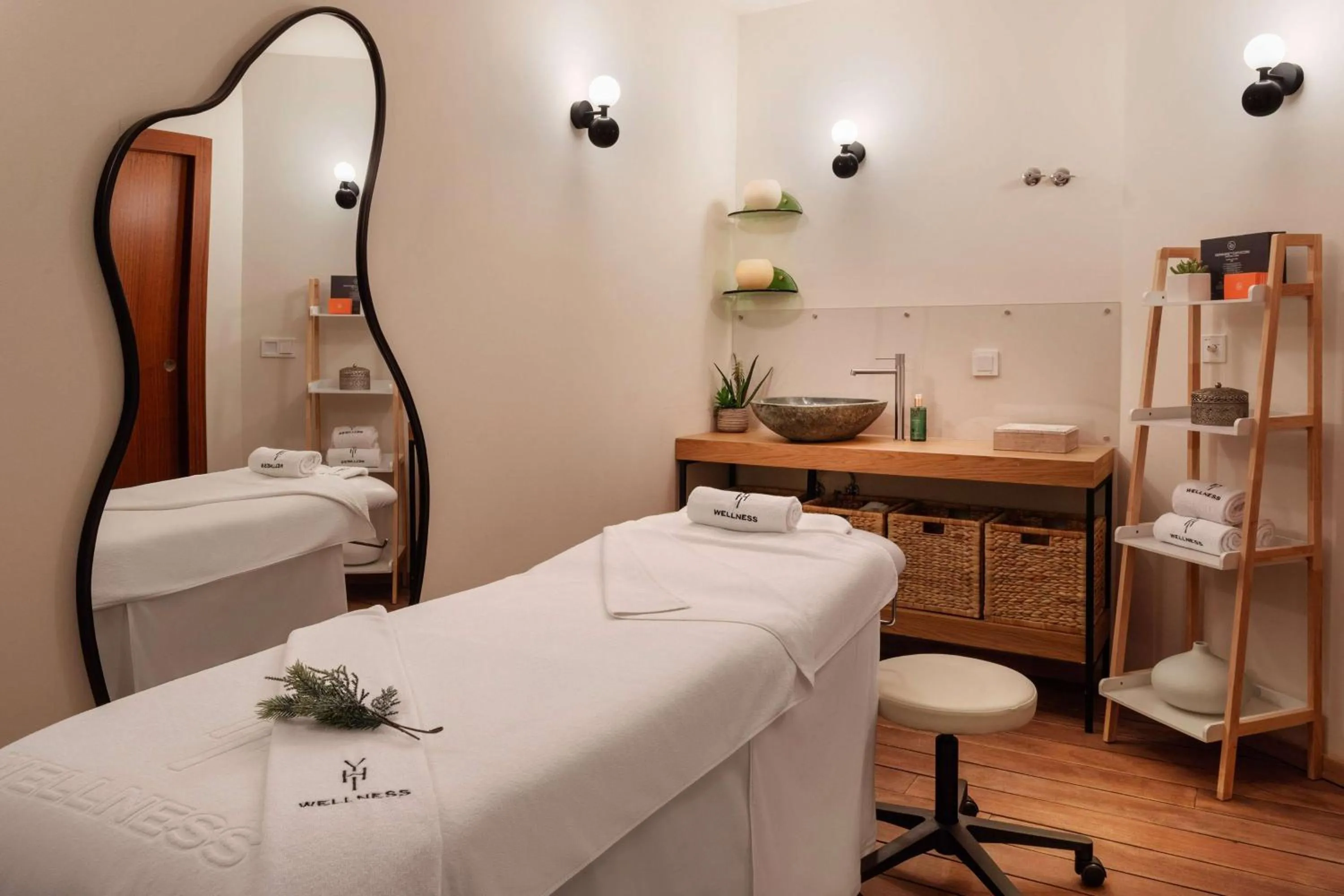 Nearby landmark, Bed in Melia Sierra Nevada