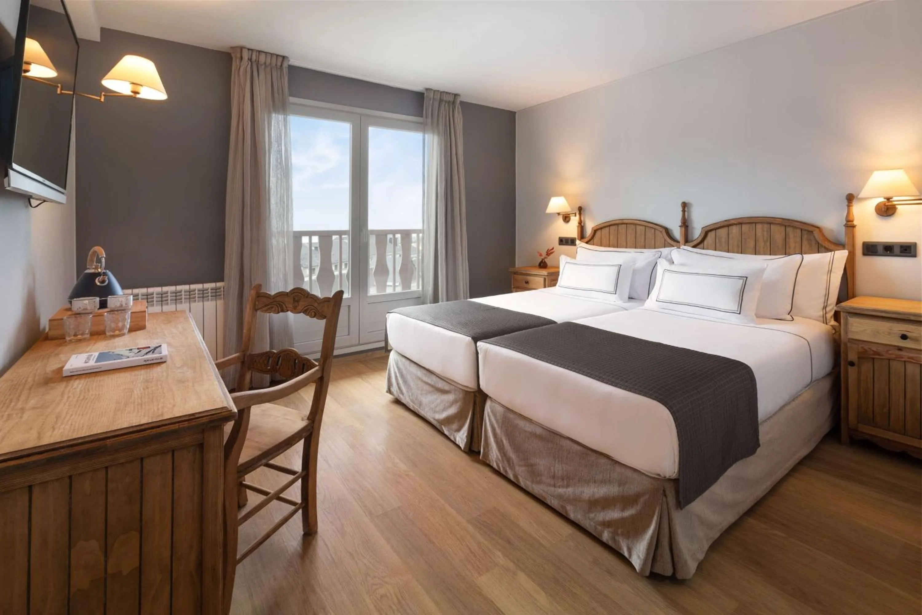 Bedroom, Bed in Melia Sierra Nevada