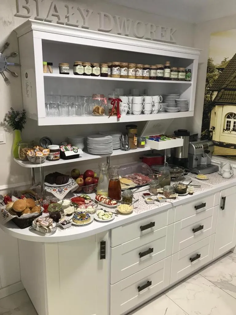 Breakfast in Dom Goscinny Bialy Dworek