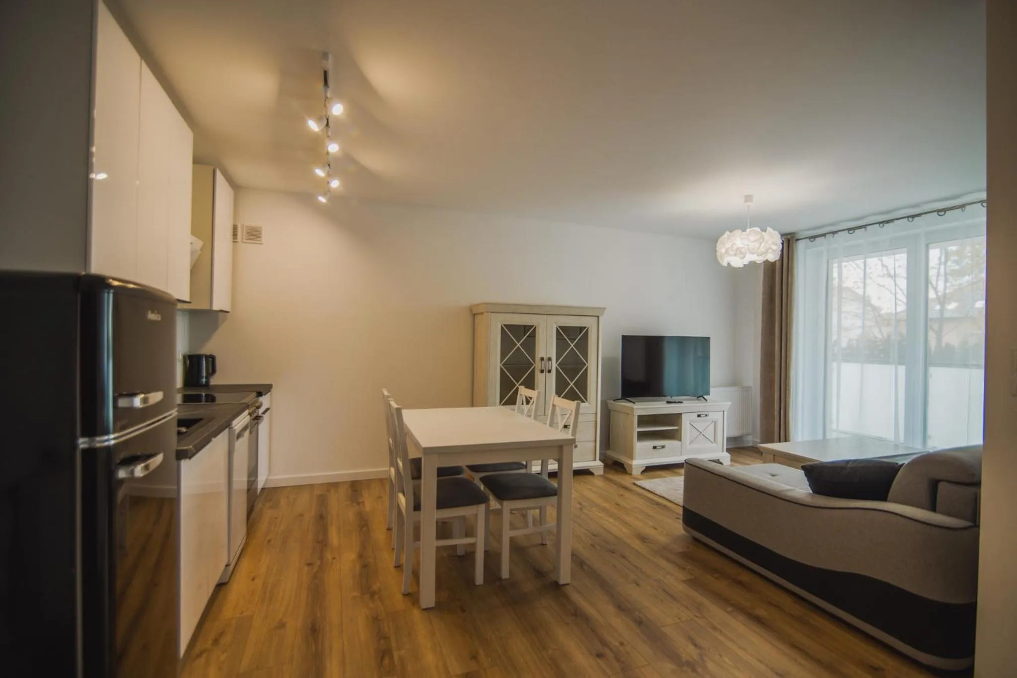 Dom Goscinny Bialy Dworek