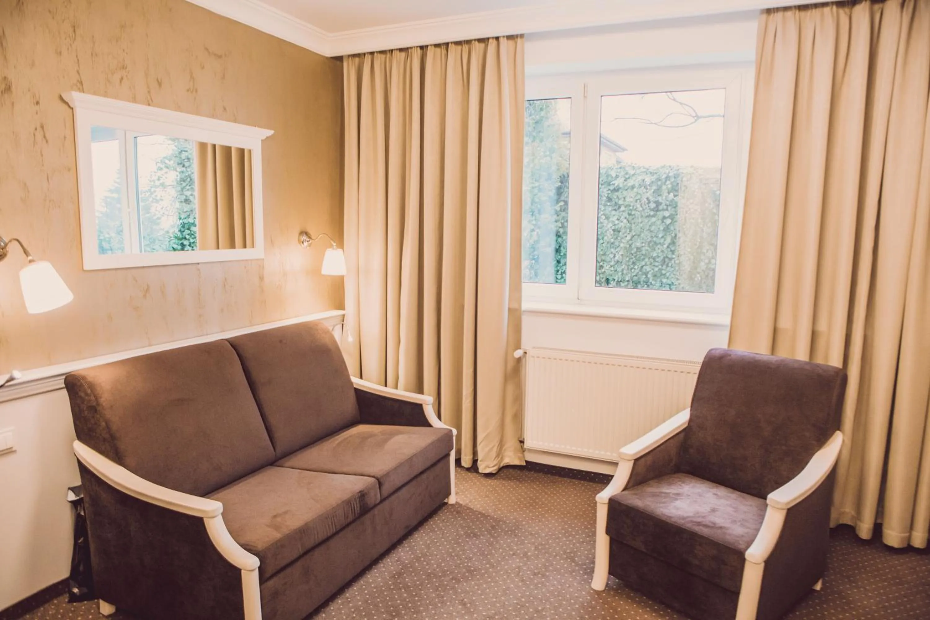 Dom Goscinny Bialy Dworek