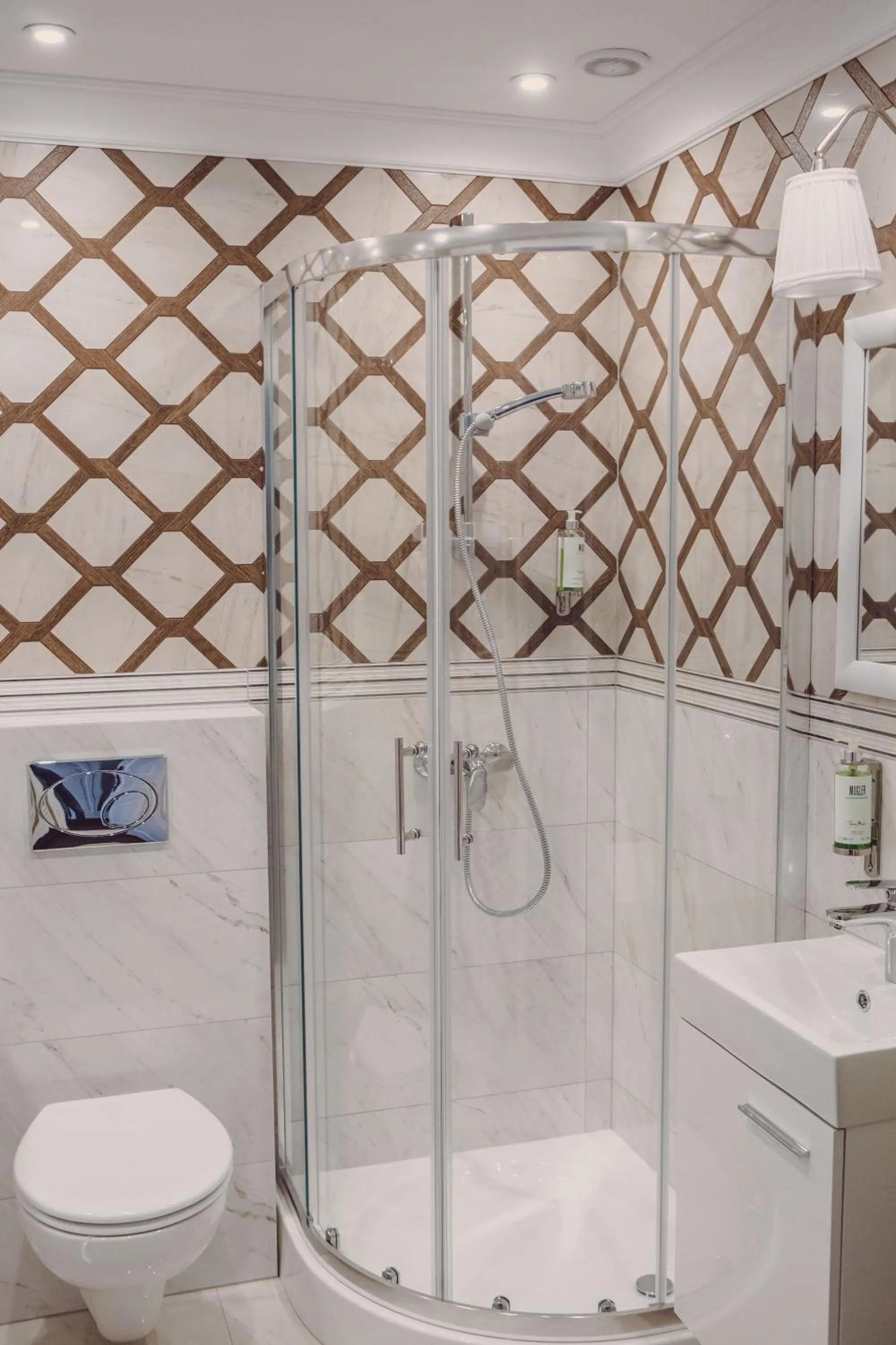 Dom Goscinny Bialy Dworek