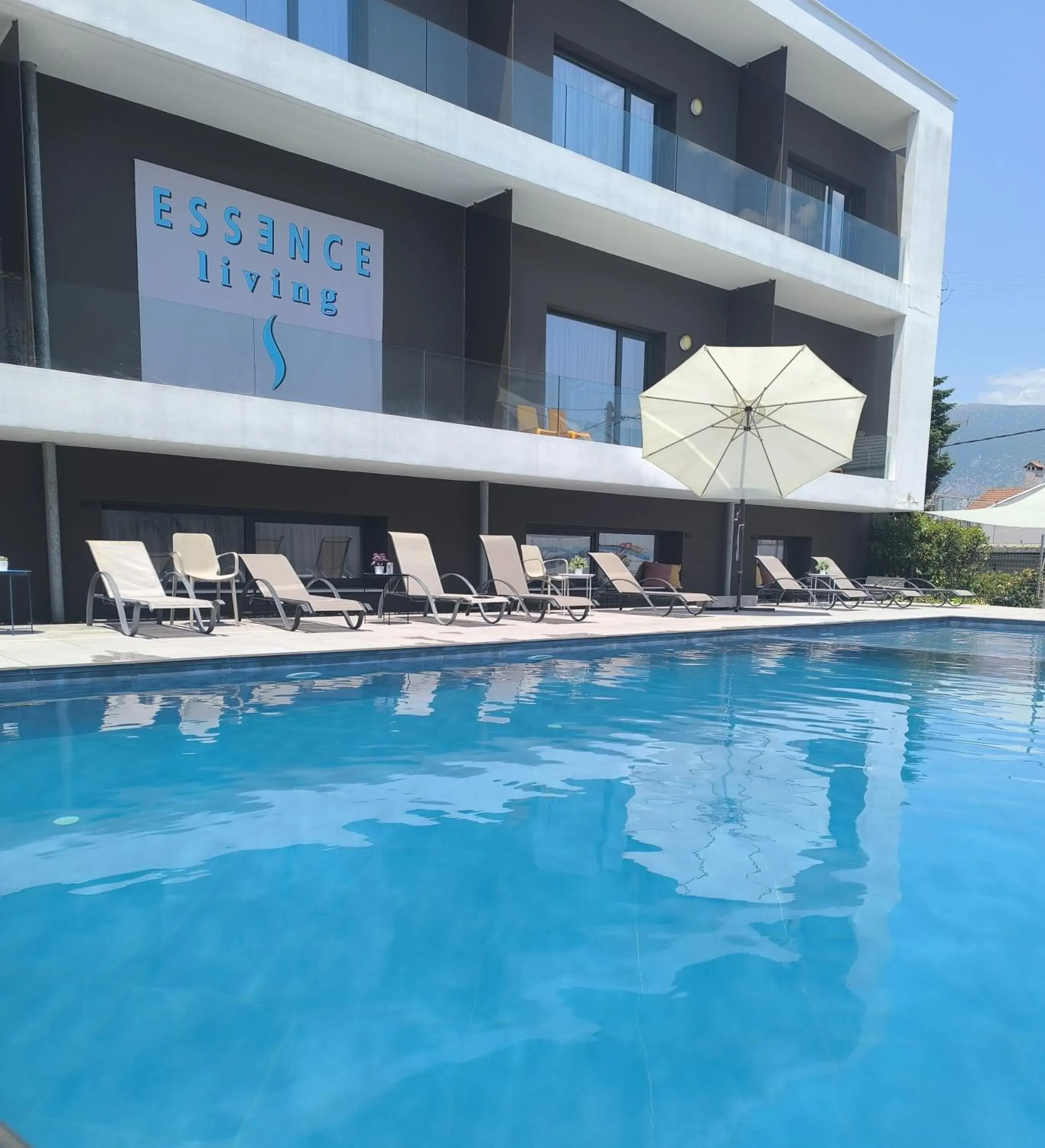 Swimming pool in Essence Hotel Swimming pool in Essence Hotel
