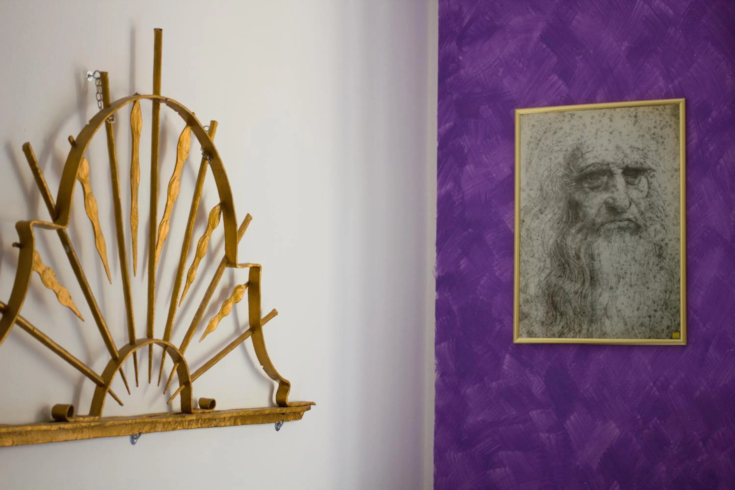 Decorative detail in Luci A San Siro