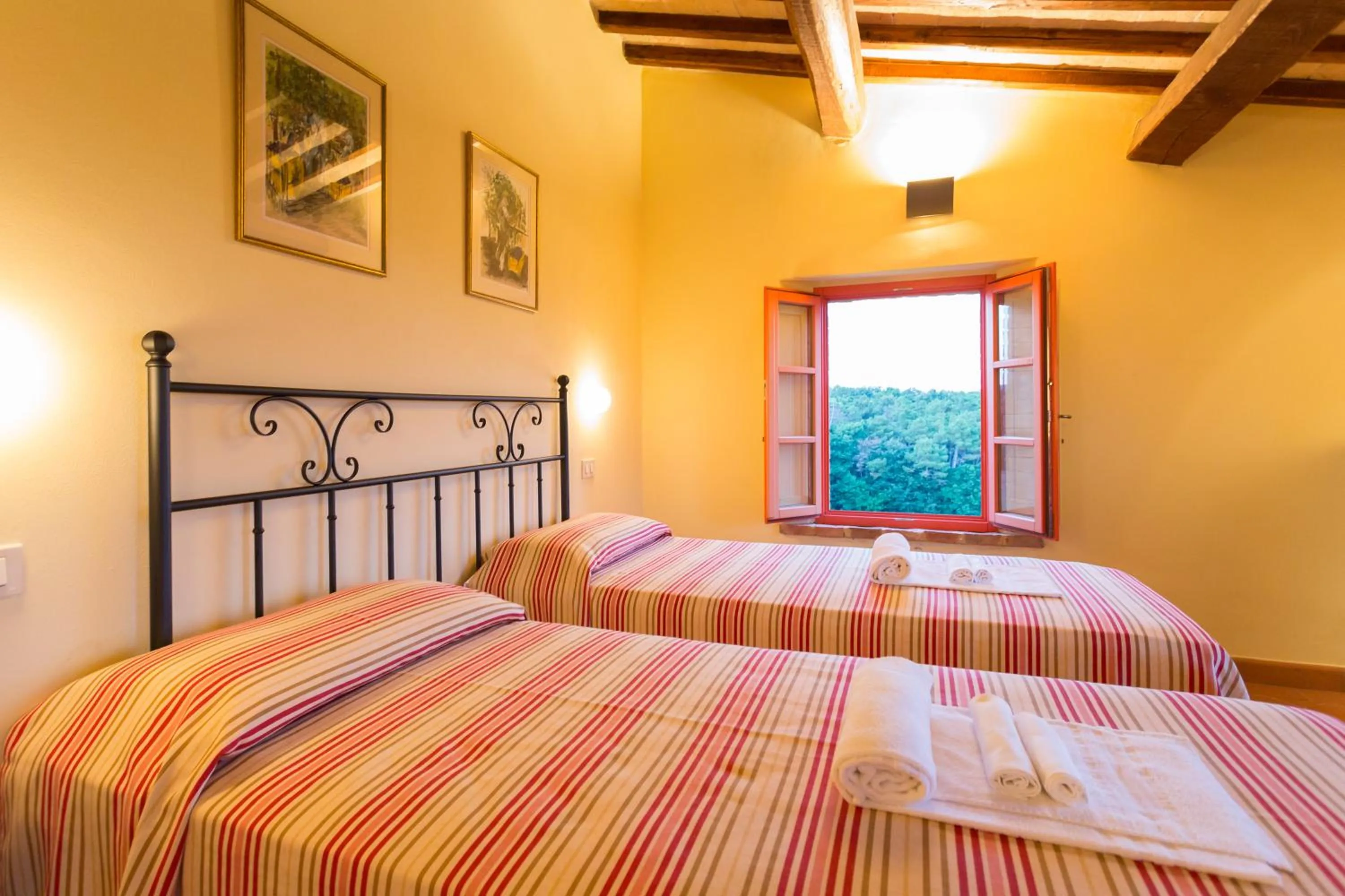 Bed in Tenuta Di Monaciano