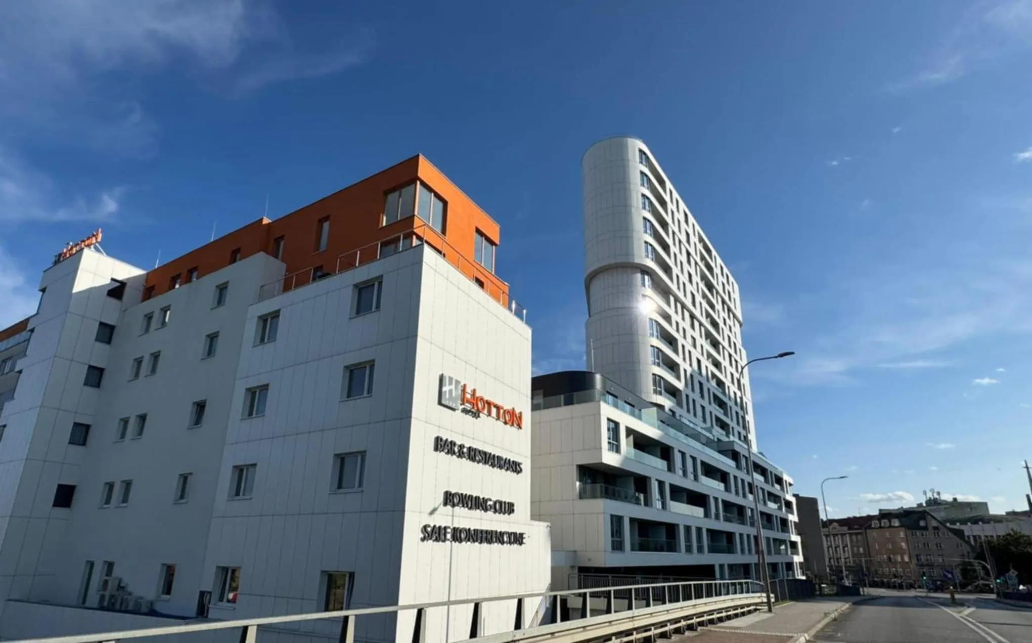 Property building in Hotton Hotel