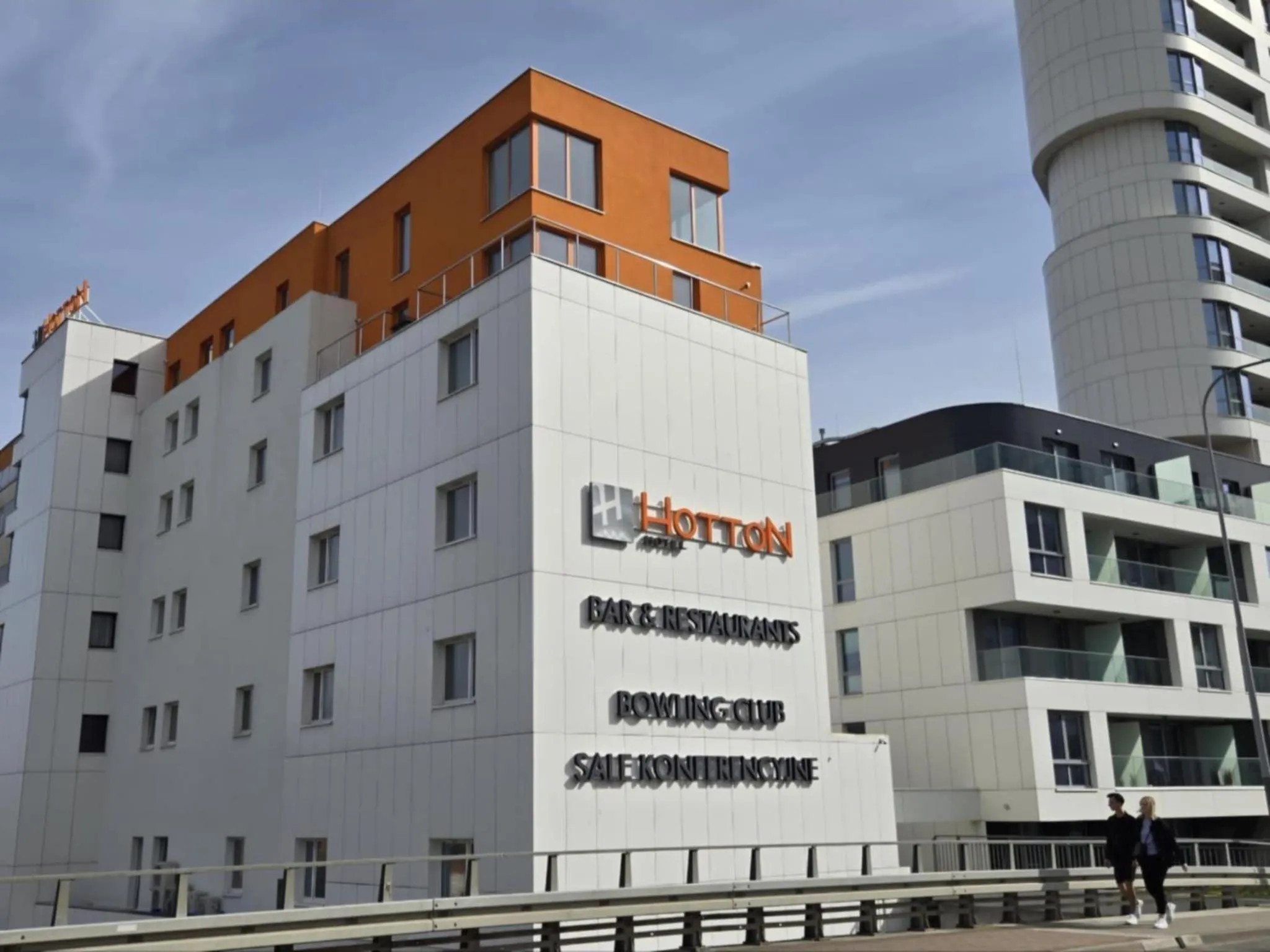 Property building in Hotton Hotel