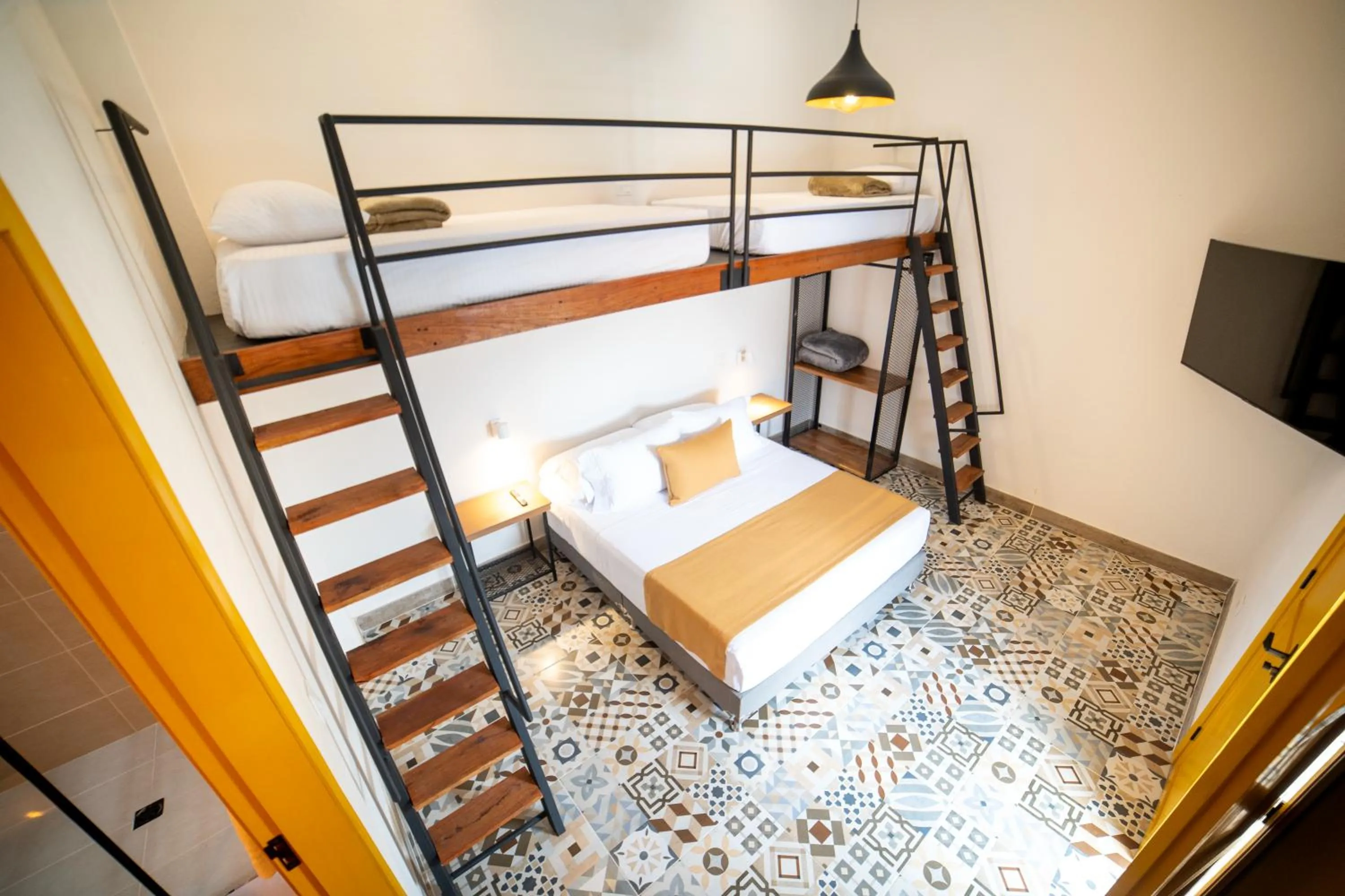 Photo of the whole room, Bed in Casa Serafin Hotel