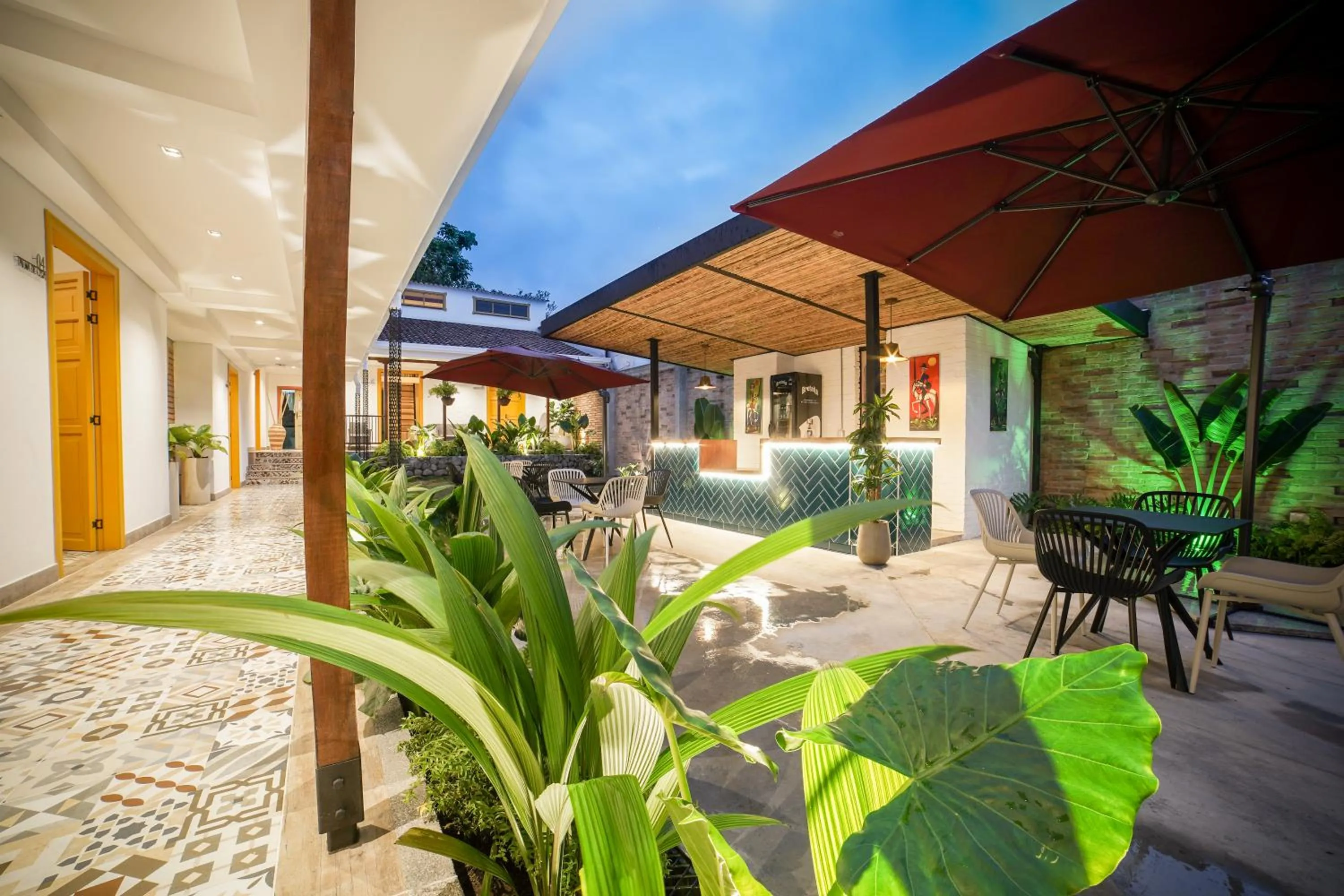 Garden in Casa Serafin Hotel