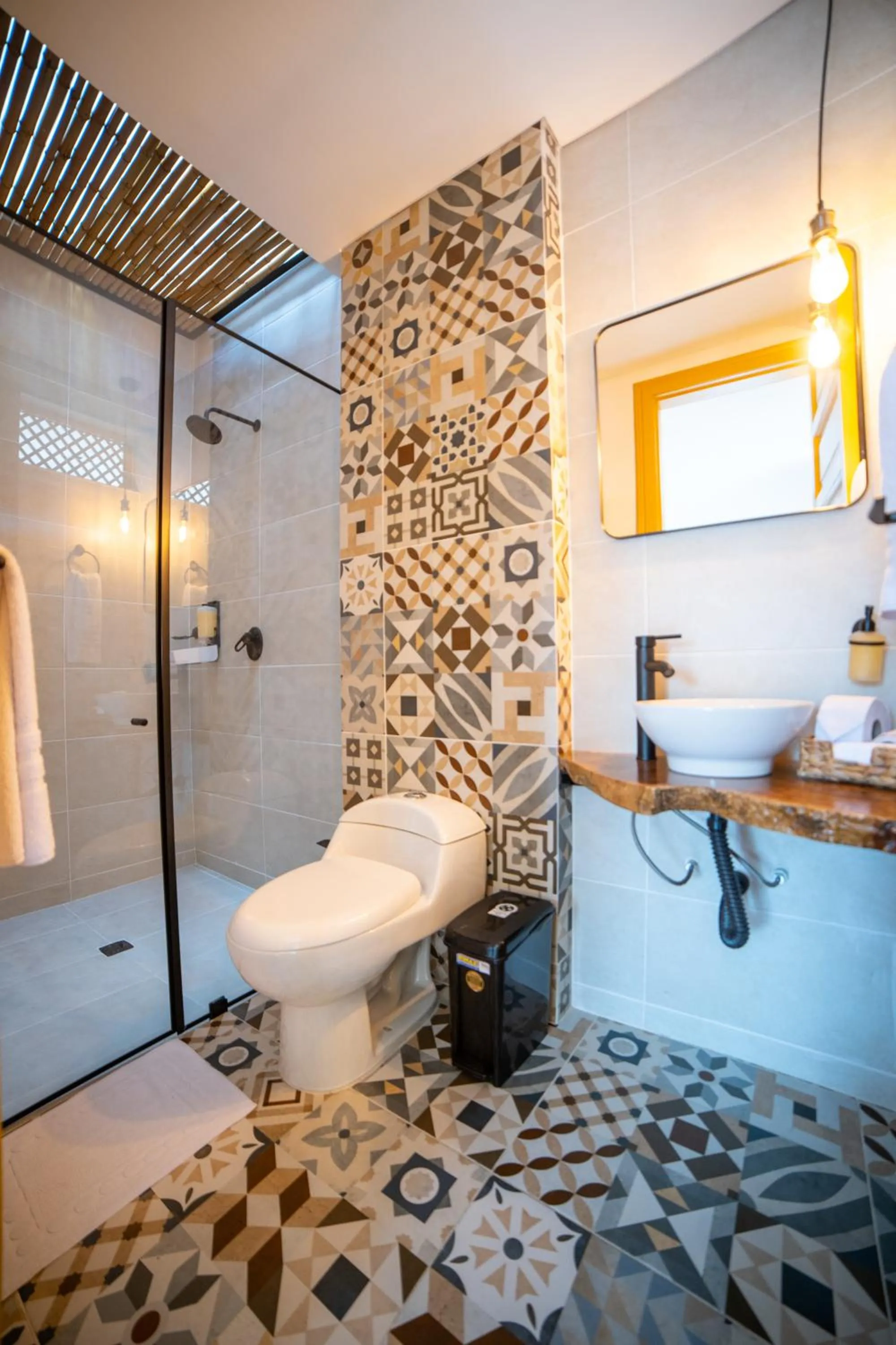 Shower in Casa Serafin Hotel