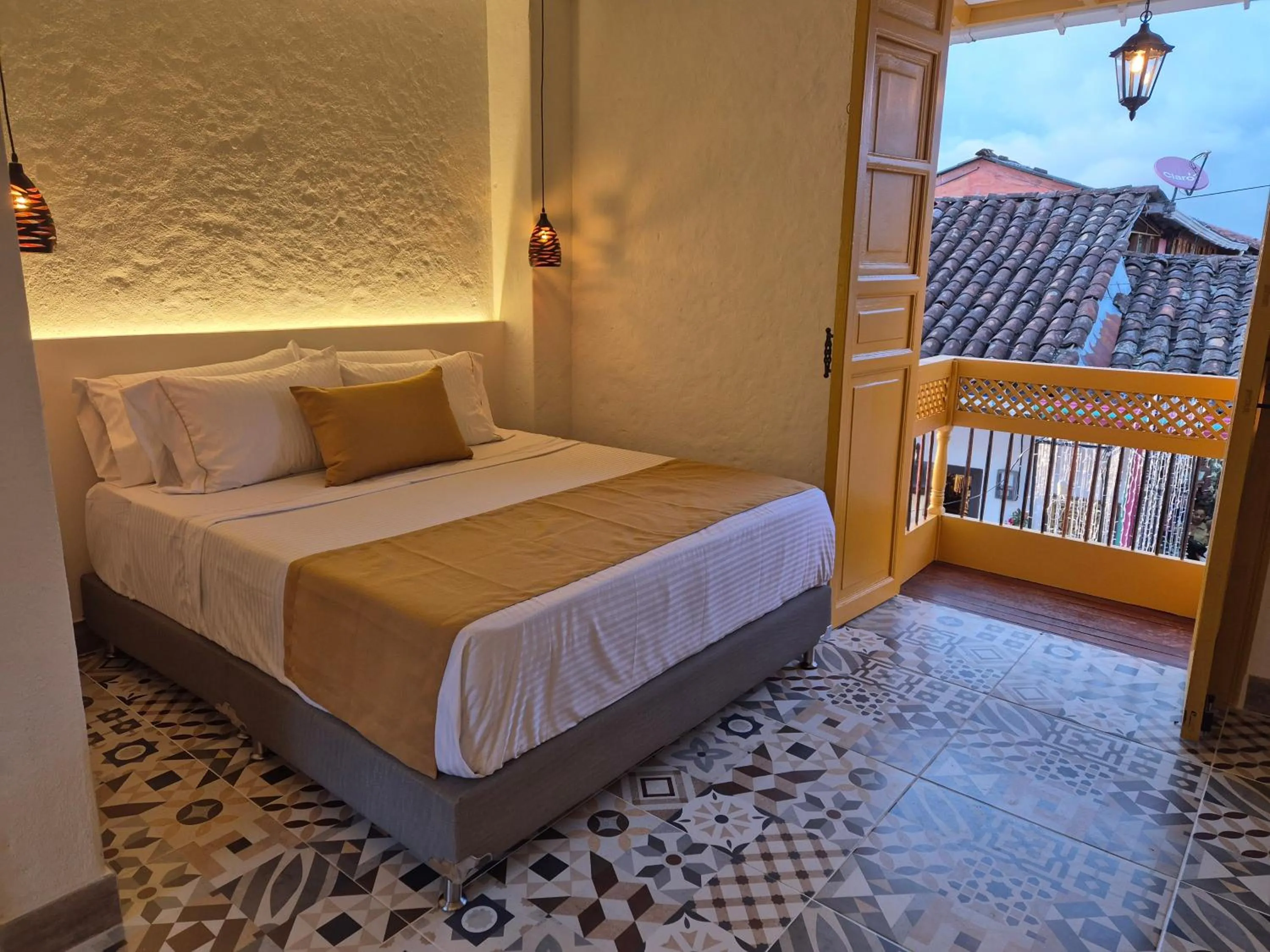 Bed in Casa Serafin Hotel