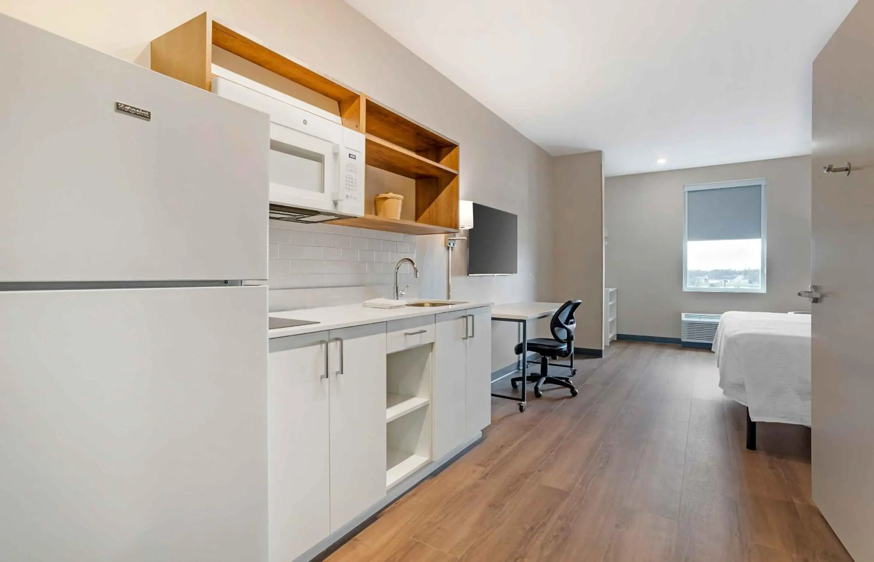 Photo of the whole room in Extended Stay America Premier Suites - Bradenton Photo of the whole room in Extended Stay America Premier Suites - Bradenton