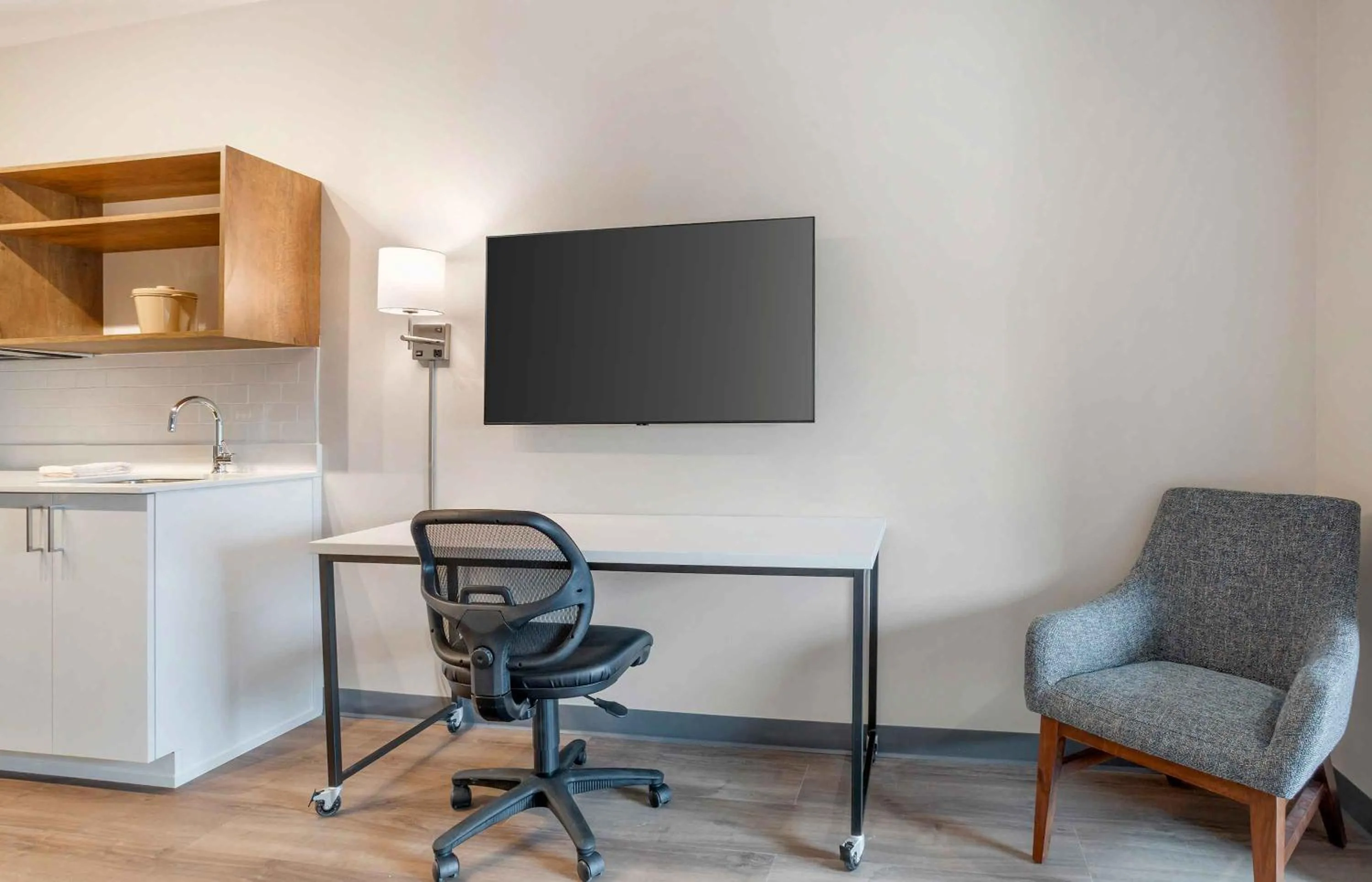 TV and multimedia in Extended Stay America Premier Suites - Bradenton