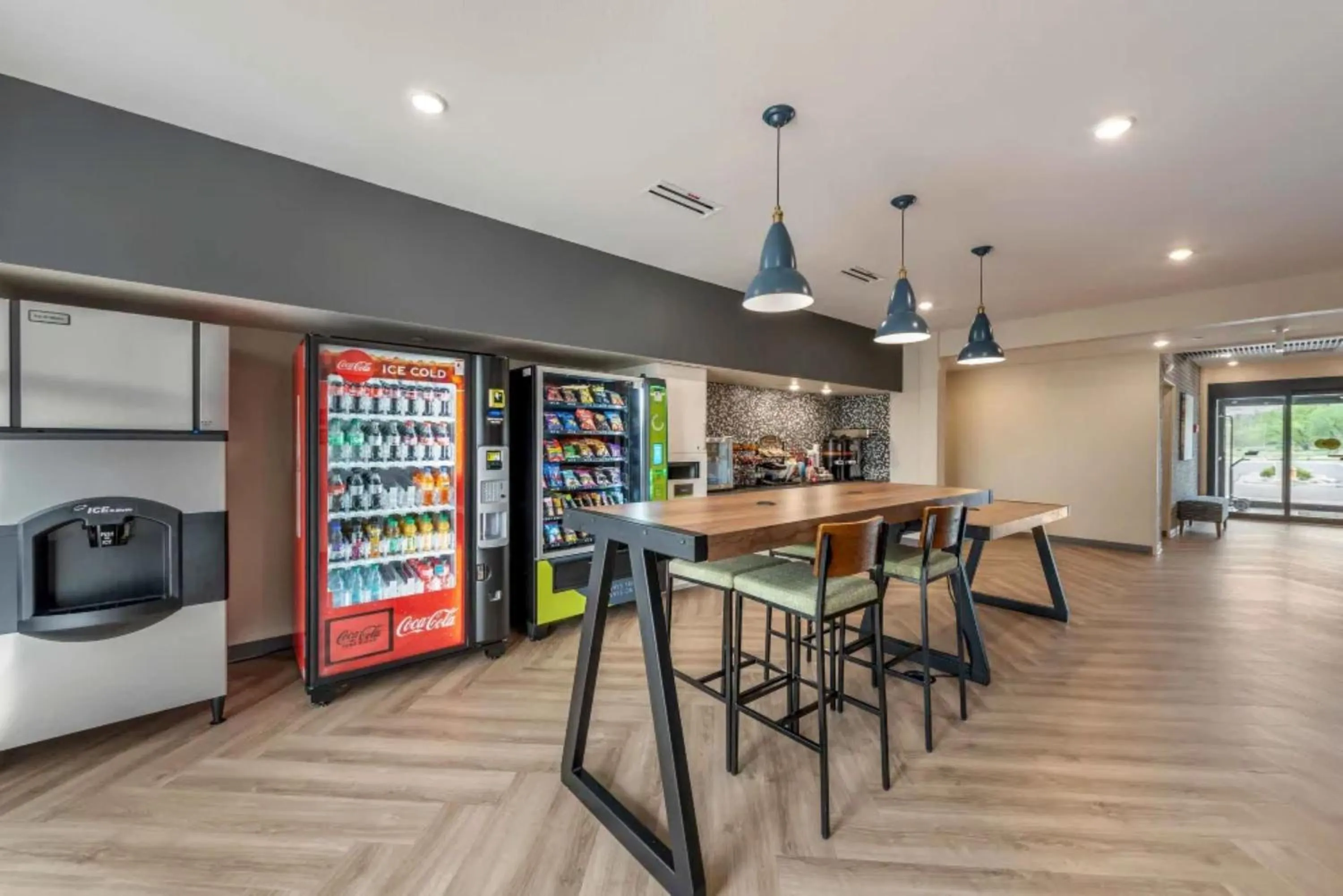 Food and drinks in Extended Stay America Premier Suites - Colorado Springs - South