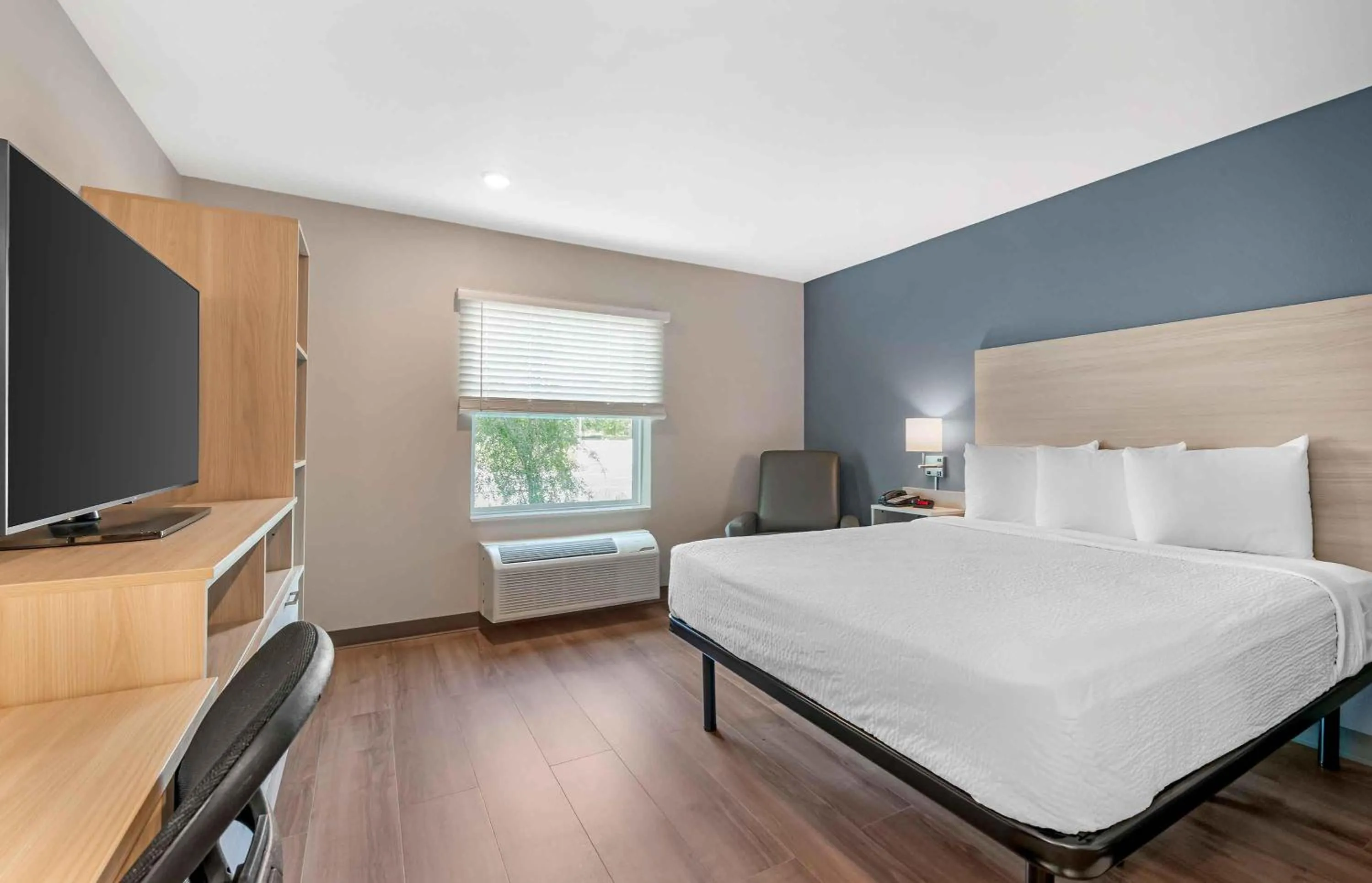Queen Studio in Extended Stay America Select Suites - Wildwood - The Villages