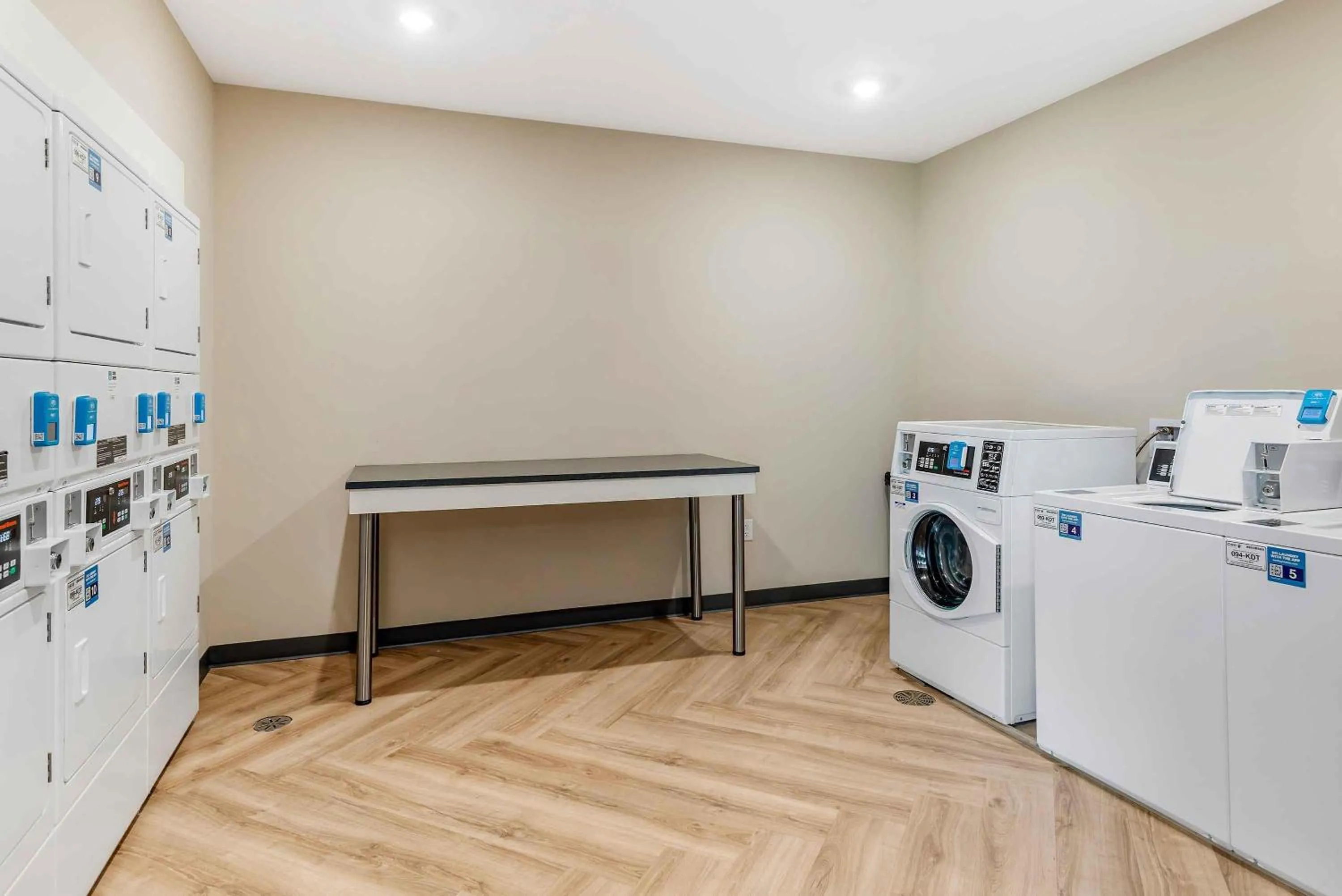 Property building in Extended Stay America Premier Suites - Charlottesville